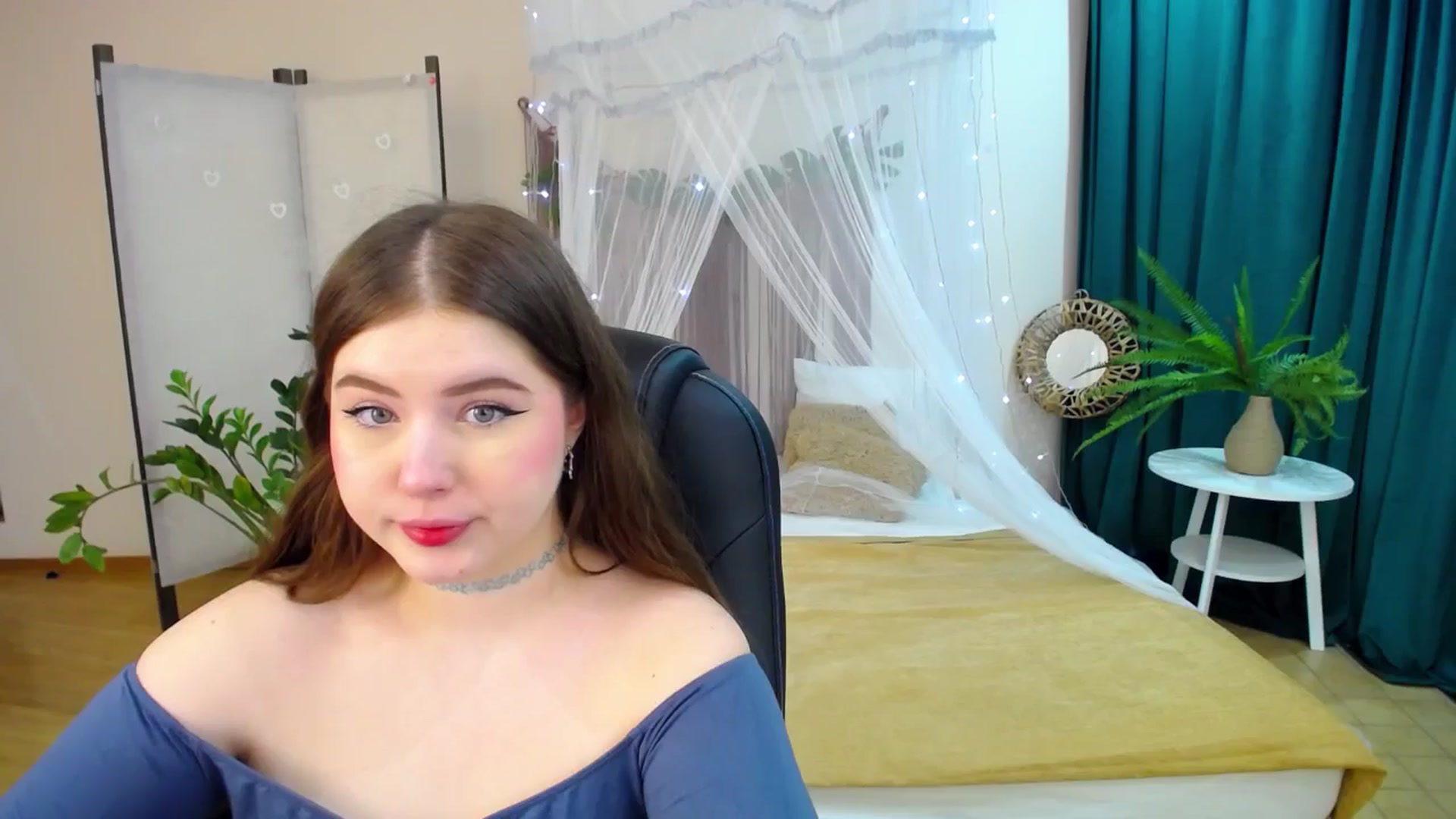 Gallery image thumbnail from AdmireMyEyes's myfreecams stream on, 03/24/2025, 18:37 image 4 of 20