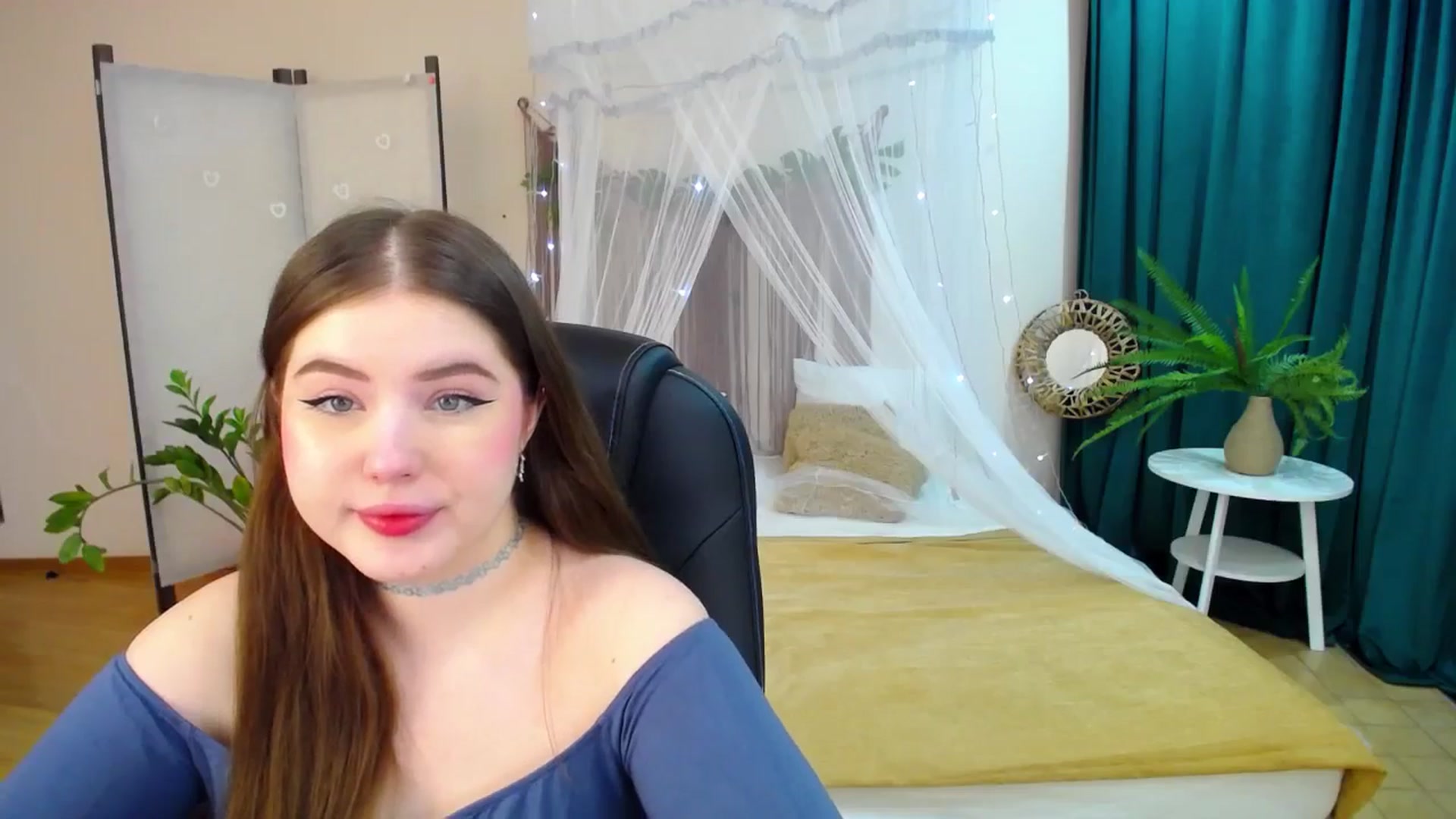 Gallery image thumbnail from AdmireMyEyes's myfreecams stream on, 03/24/2025, 18:37 image 10 of 20
