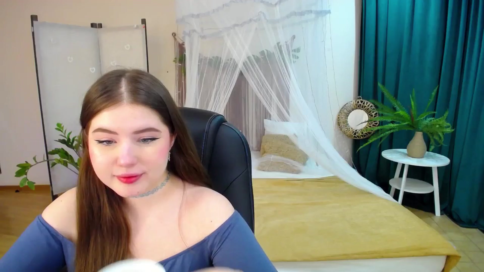 Gallery image thumbnail from AdmireMyEyes's myfreecams stream on, 03/24/2025, 18:37 image 11 of 20