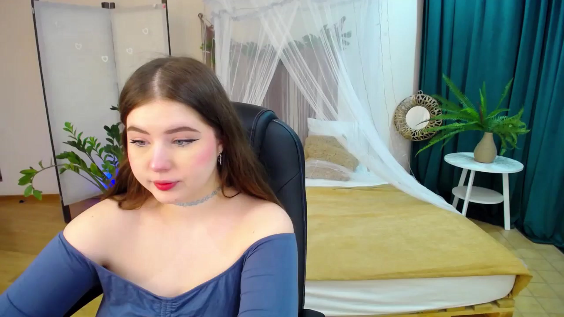 Gallery image thumbnail from AdmireMyEyes's myfreecams stream on, 03/24/2025, 18:37 image 1 of 20
