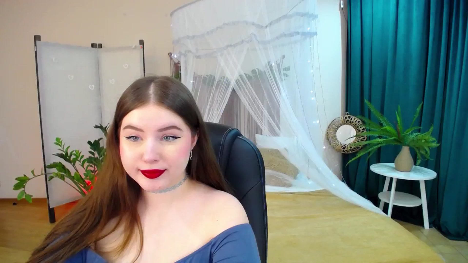 Gallery image thumbnail from AdmireMyEyes's myfreecams stream on, 03/24/2025, 19:29 image 16 of 20