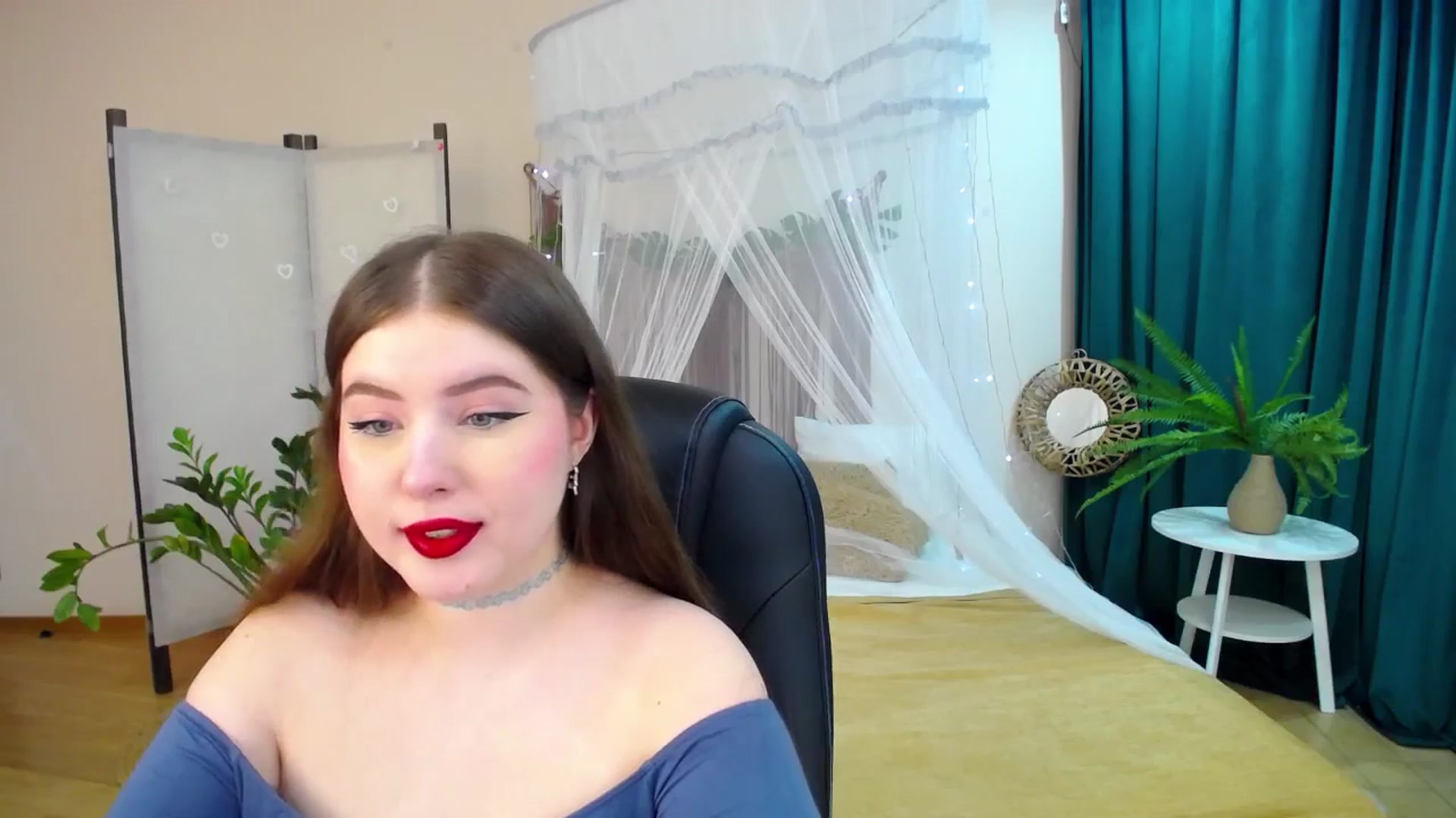 Gallery image thumbnail from AdmireMyEyes's myfreecams stream on, 03/24/2025, 19:29 image 15 of 20