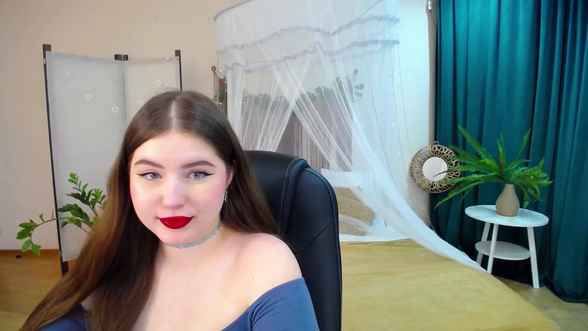 Gallery image thumbnail from AdmireMyEyes's myfreecams stream on, 03/24/2025, 19:29 image 18 of 20
