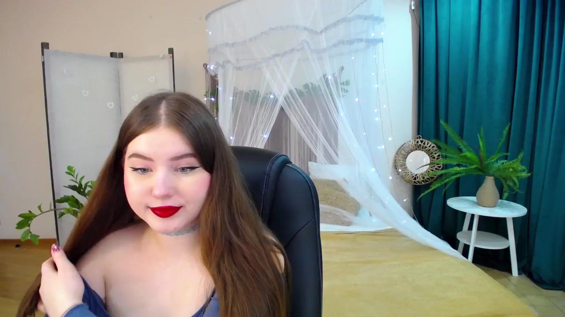 Gallery image thumbnail from AdmireMyEyes's myfreecams stream on, 03/24/2025, 19:29 image 17 of 20