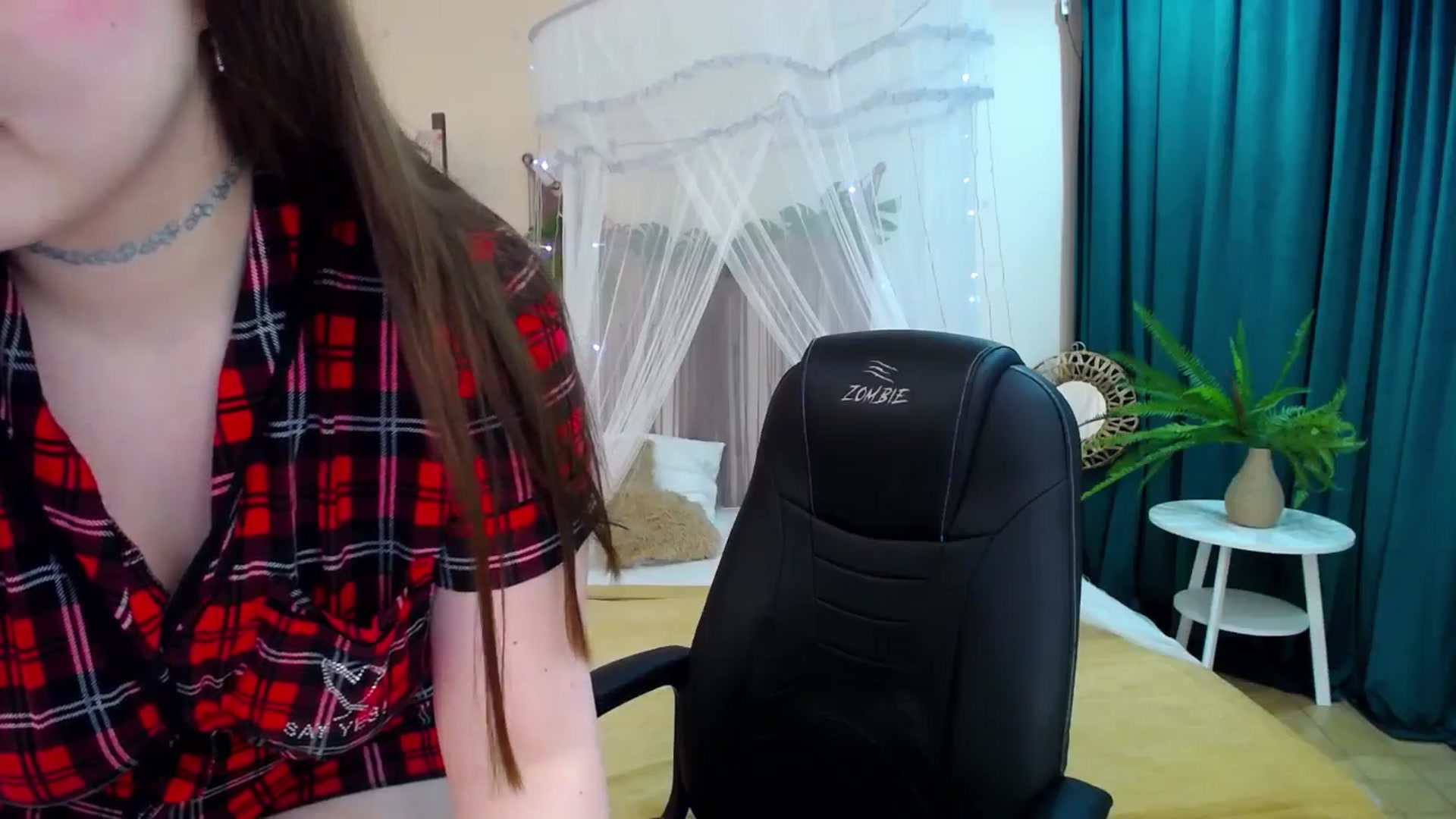 Gallery image thumbnail from AdmireMyEyes's myfreecams stream on, 03/24/2025, 20:41 image 6 of 20