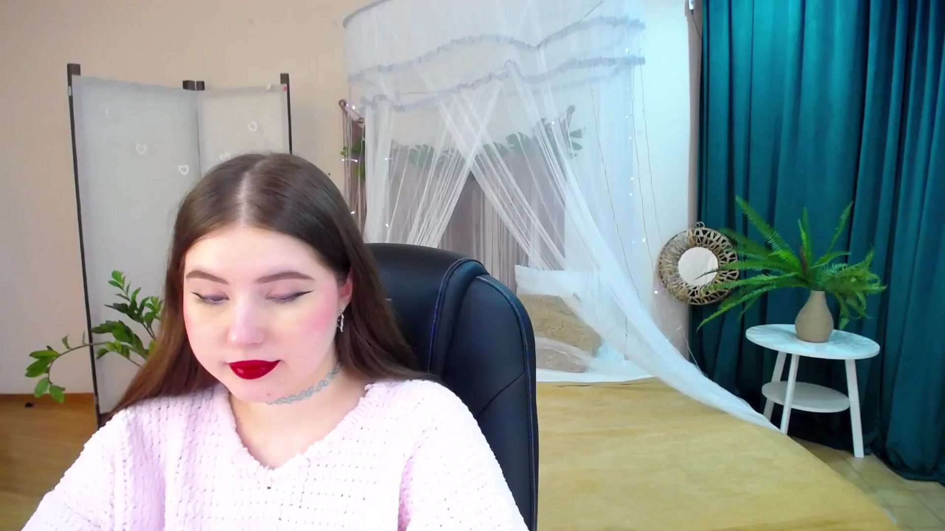 Gallery image thumbnail from AdmireMyEyes's myfreecams stream on, 03/24/2025, 20:41 image 2 of 20
