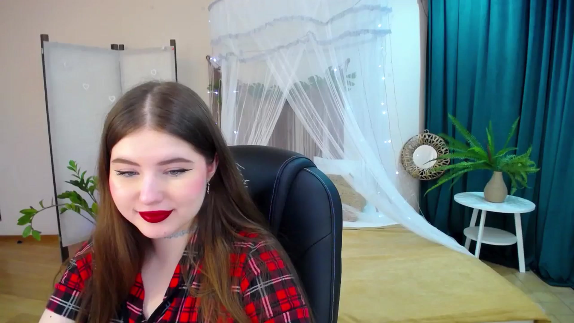 Gallery image thumbnail from AdmireMyEyes's myfreecams stream on, 03/24/2025, 20:41 image 17 of 20