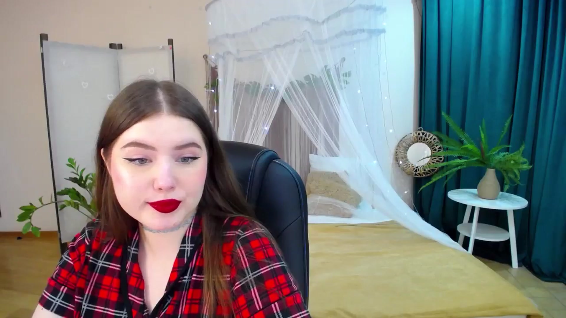Gallery image thumbnail from AdmireMyEyes's myfreecams stream on, 03/24/2025, 20:41 image 12 of 20