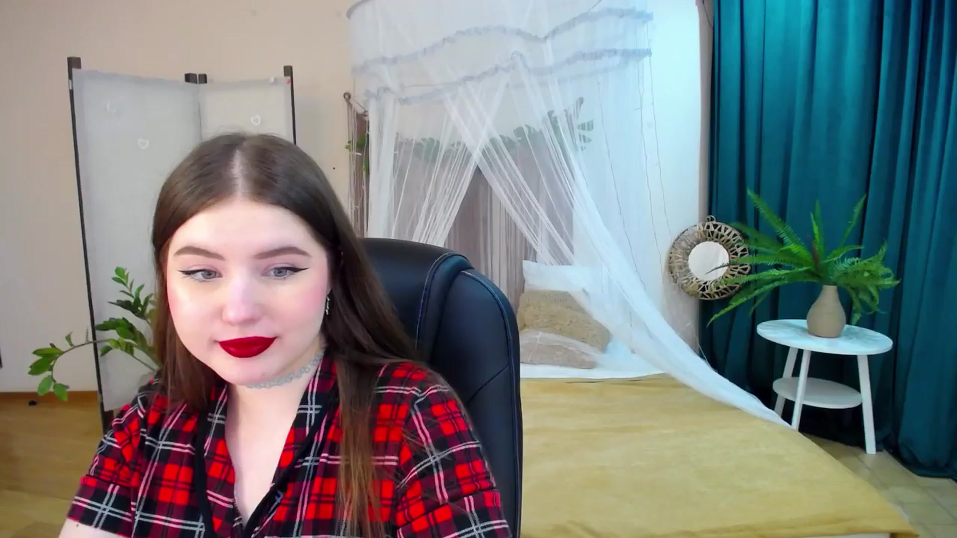 Gallery image thumbnail from AdmireMyEyes's myfreecams stream on, 03/24/2025, 20:41 image 13 of 20
