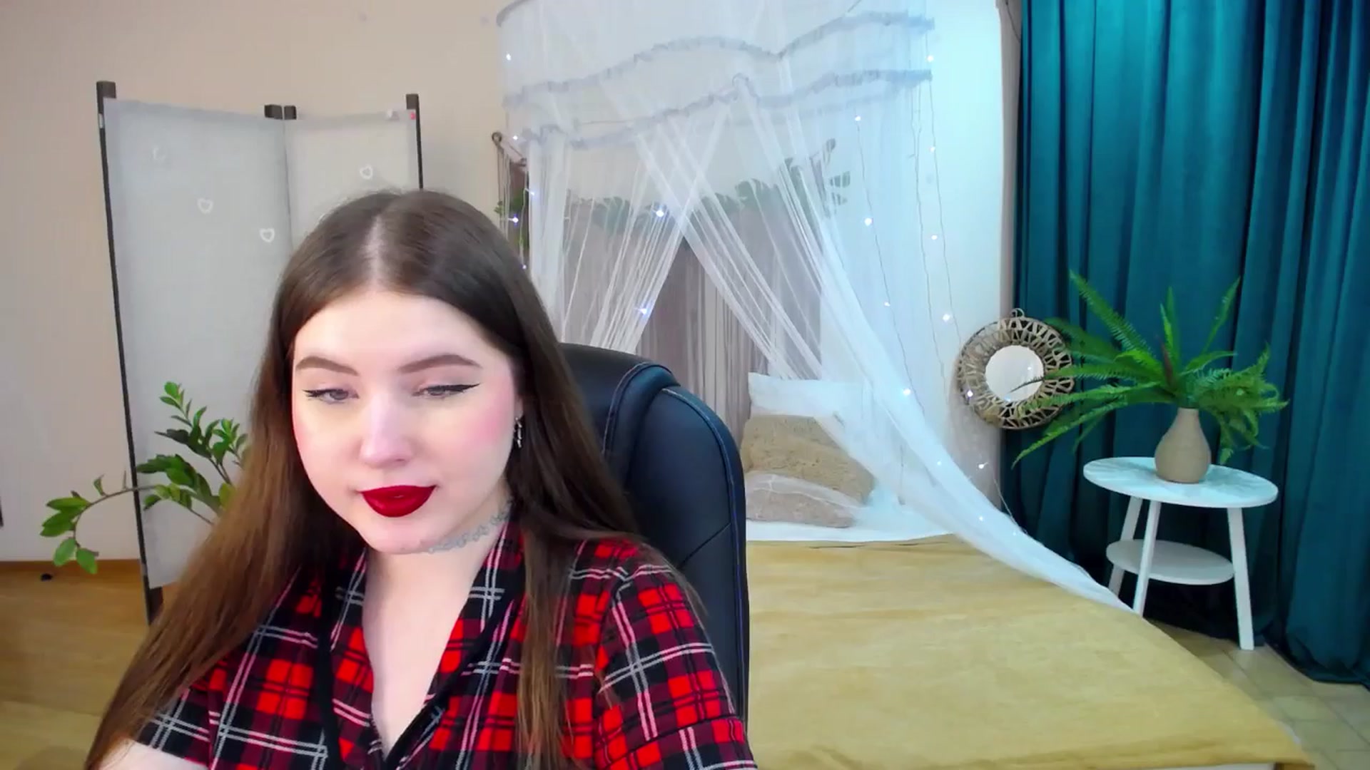 Gallery image thumbnail from AdmireMyEyes's myfreecams stream on, 03/24/2025, 20:41 image 14 of 20