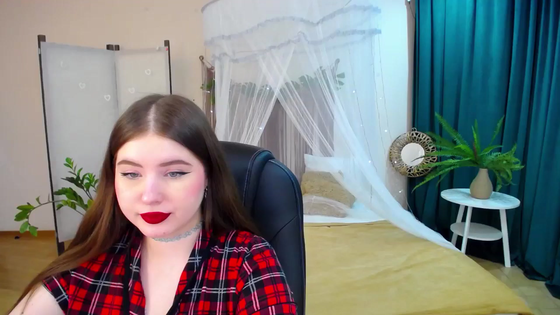 Gallery image thumbnail from AdmireMyEyes's myfreecams stream on, 03/24/2025, 23:50 image 1 of 20