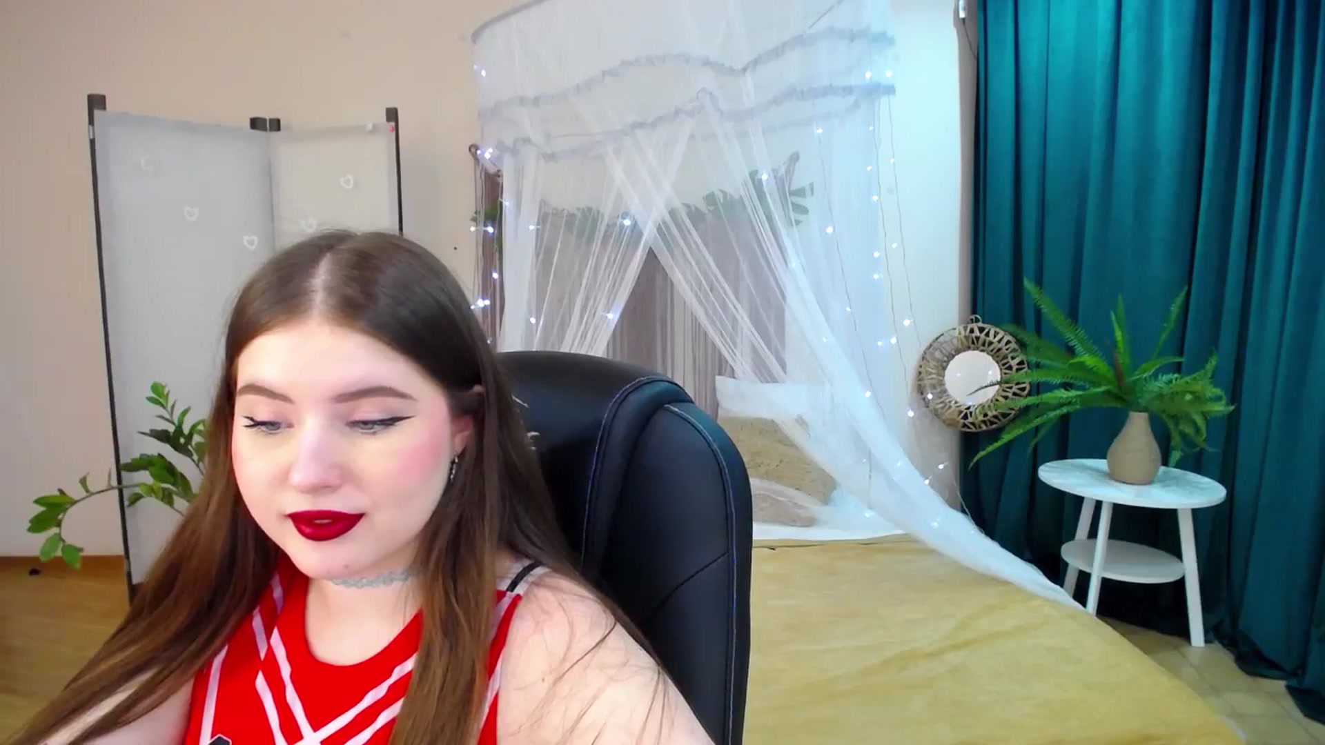 Gallery image thumbnail from AdmireMyEyes's myfreecams stream on, 03/24/2025, 23:50 image 12 of 20