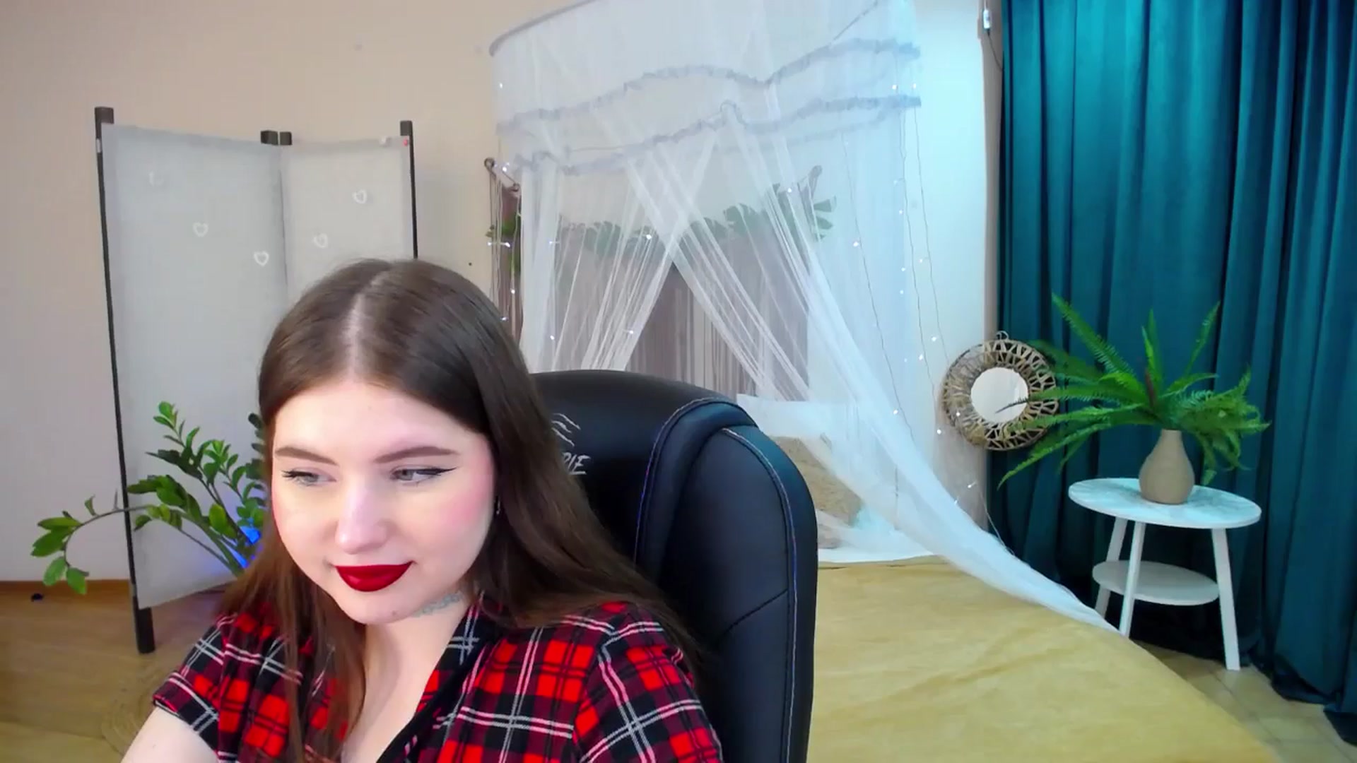 Gallery image thumbnail from AdmireMyEyes's myfreecams stream on, 03/24/2025, 23:50 image 5 of 20