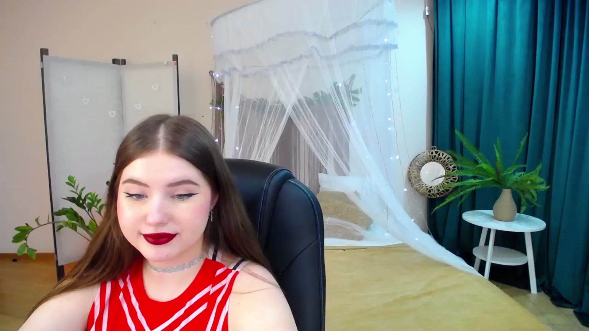 Gallery image thumbnail from AdmireMyEyes's myfreecams stream on, 03/25/2025, 24:37 image 17 of 20