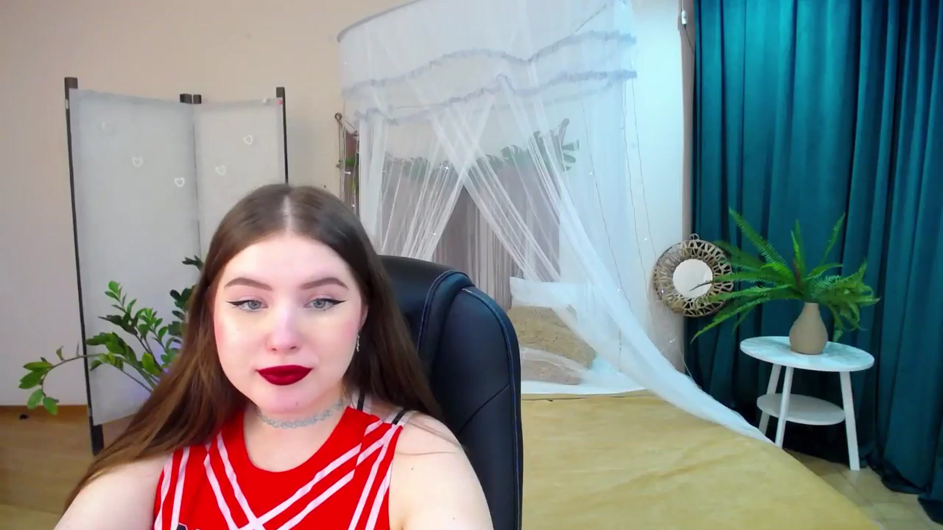 Gallery image thumbnail from AdmireMyEyes's myfreecams stream on, 03/25/2025, 24:37 image 16 of 20