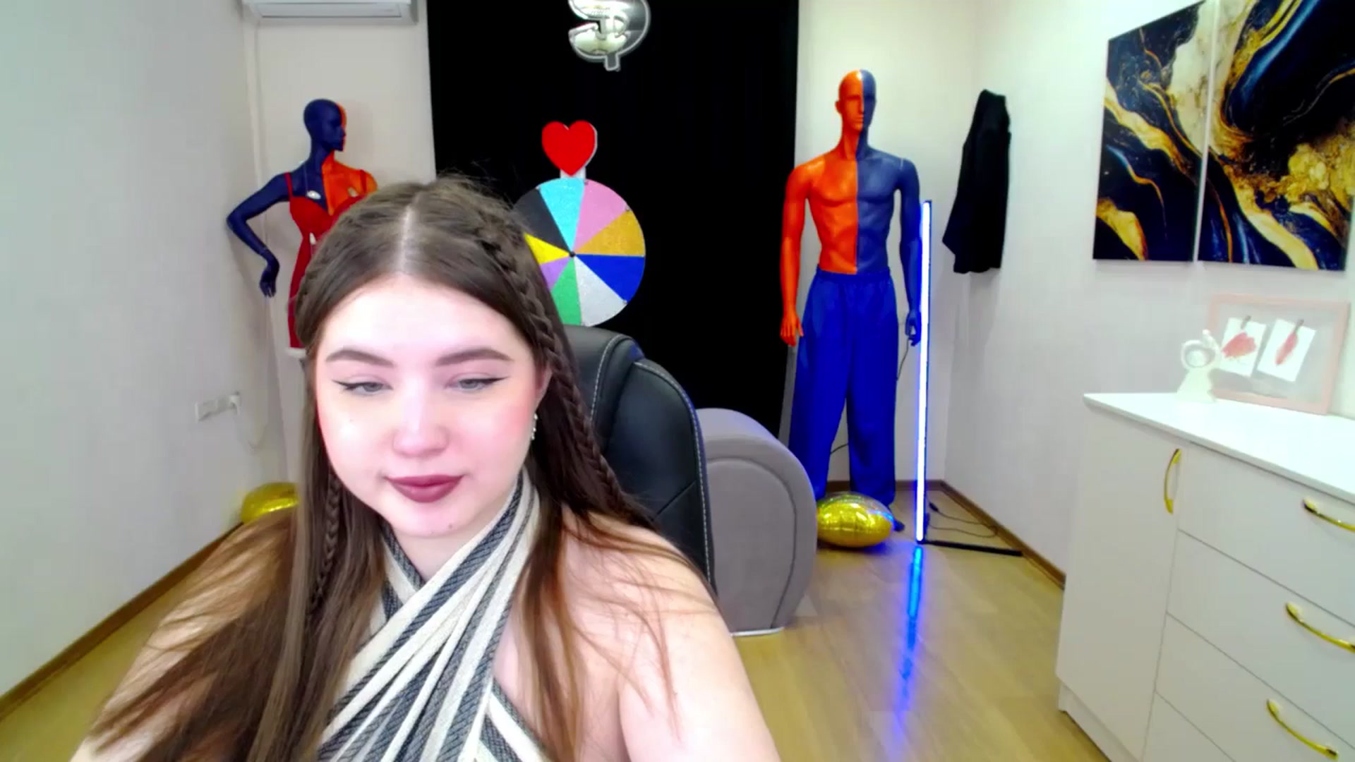 Gallery image thumbnail from AdmireMyEyes's myfreecams stream on, 03/25/2025, 18:44 image 15 of 20