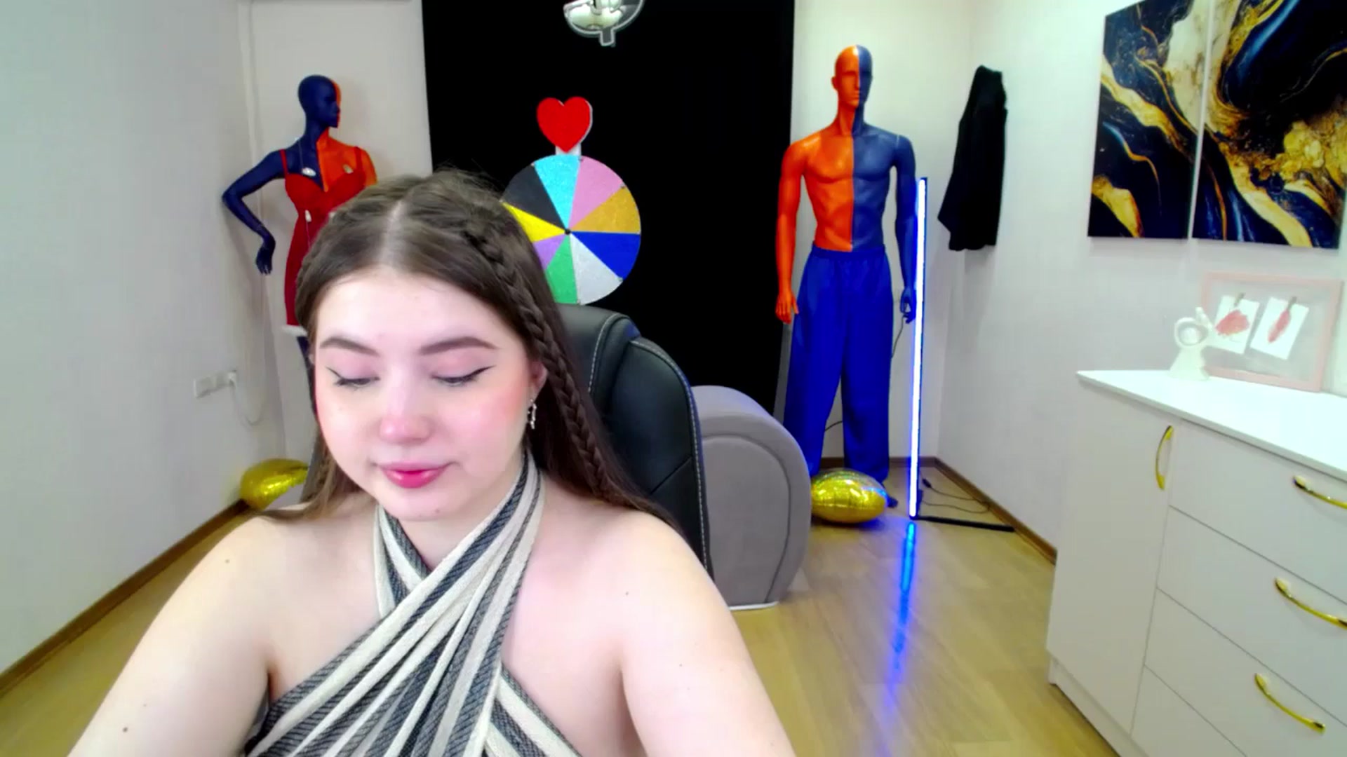 Gallery image thumbnail from AdmireMyEyes's myfreecams stream on, 03/25/2025, 18:44 image 1 of 20