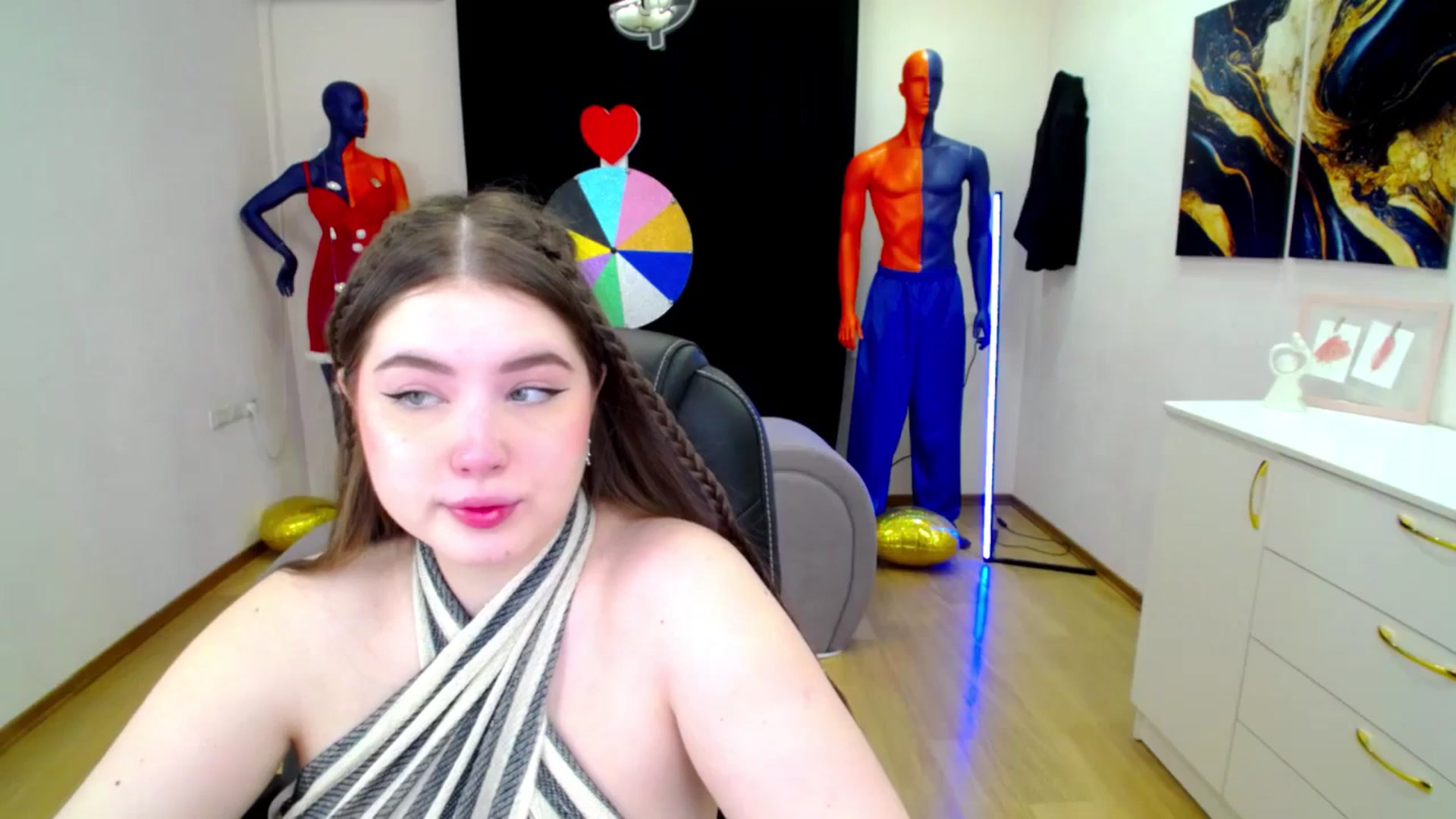 Gallery image thumbnail from AdmireMyEyes's myfreecams stream on, 03/25/2025, 18:44 image 2 of 20