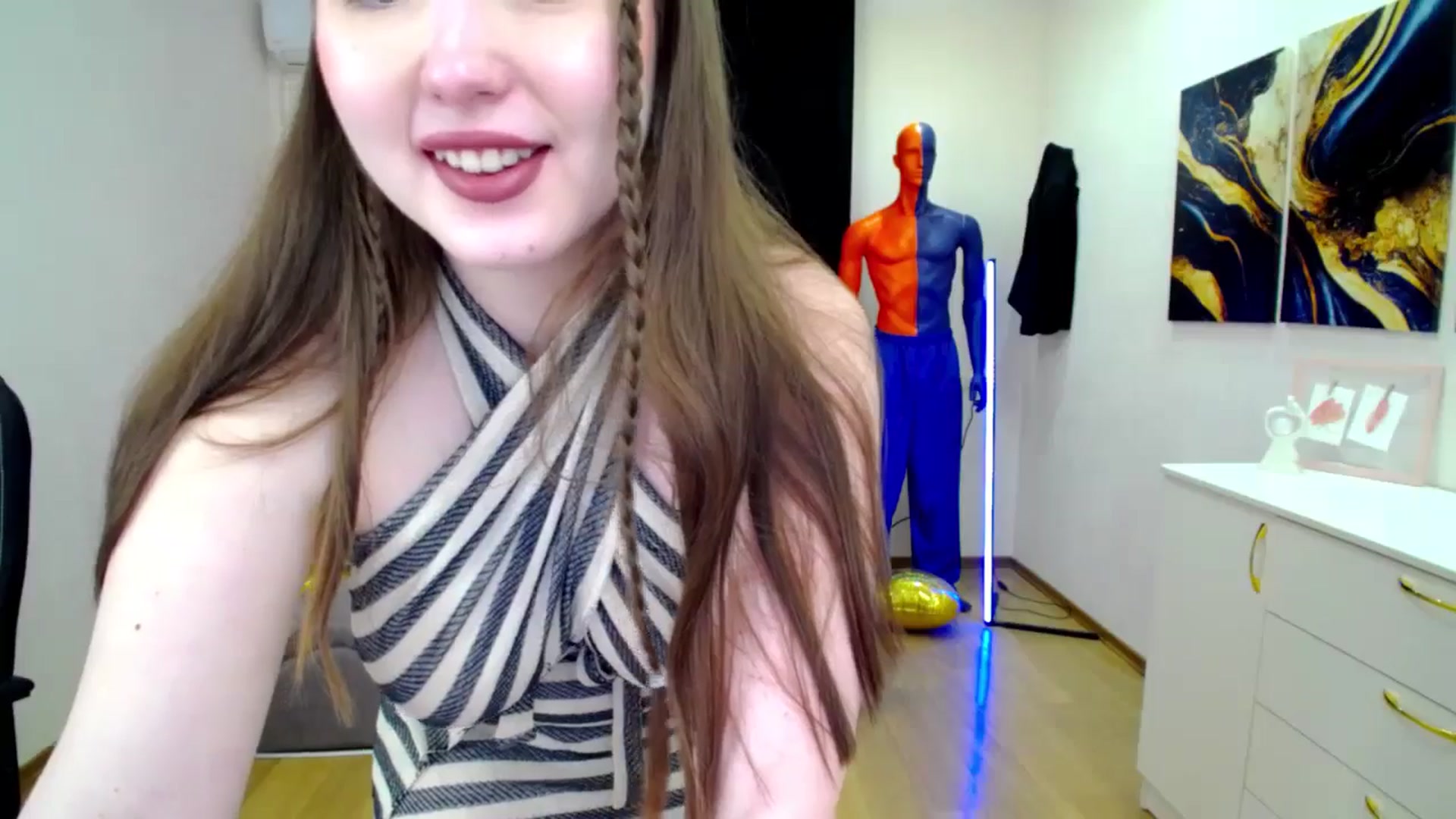 Gallery image thumbnail from AdmireMyEyes's myfreecams stream on, 03/25/2025, 18:44 image 19 of 20