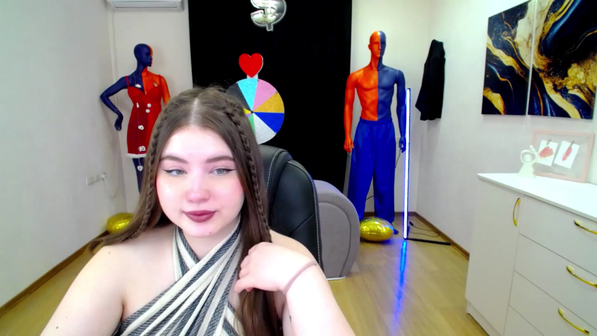 Gallery image thumbnail from AdmireMyEyes's myfreecams stream on, 03/25/2025, 18:44 image 10 of 20