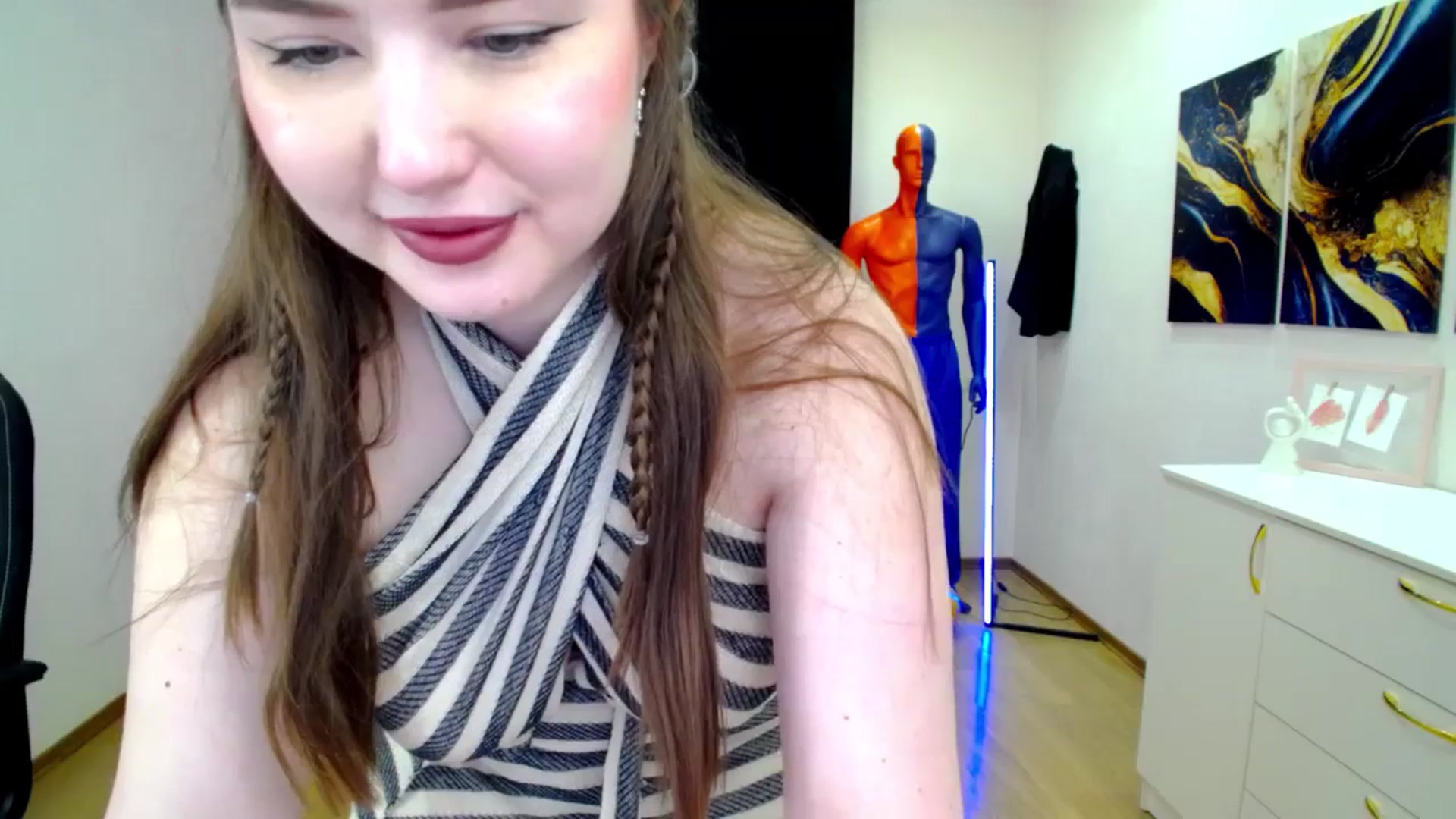 Gallery image thumbnail from AdmireMyEyes's myfreecams stream on, 03/25/2025, 19:03 image 13 of 20