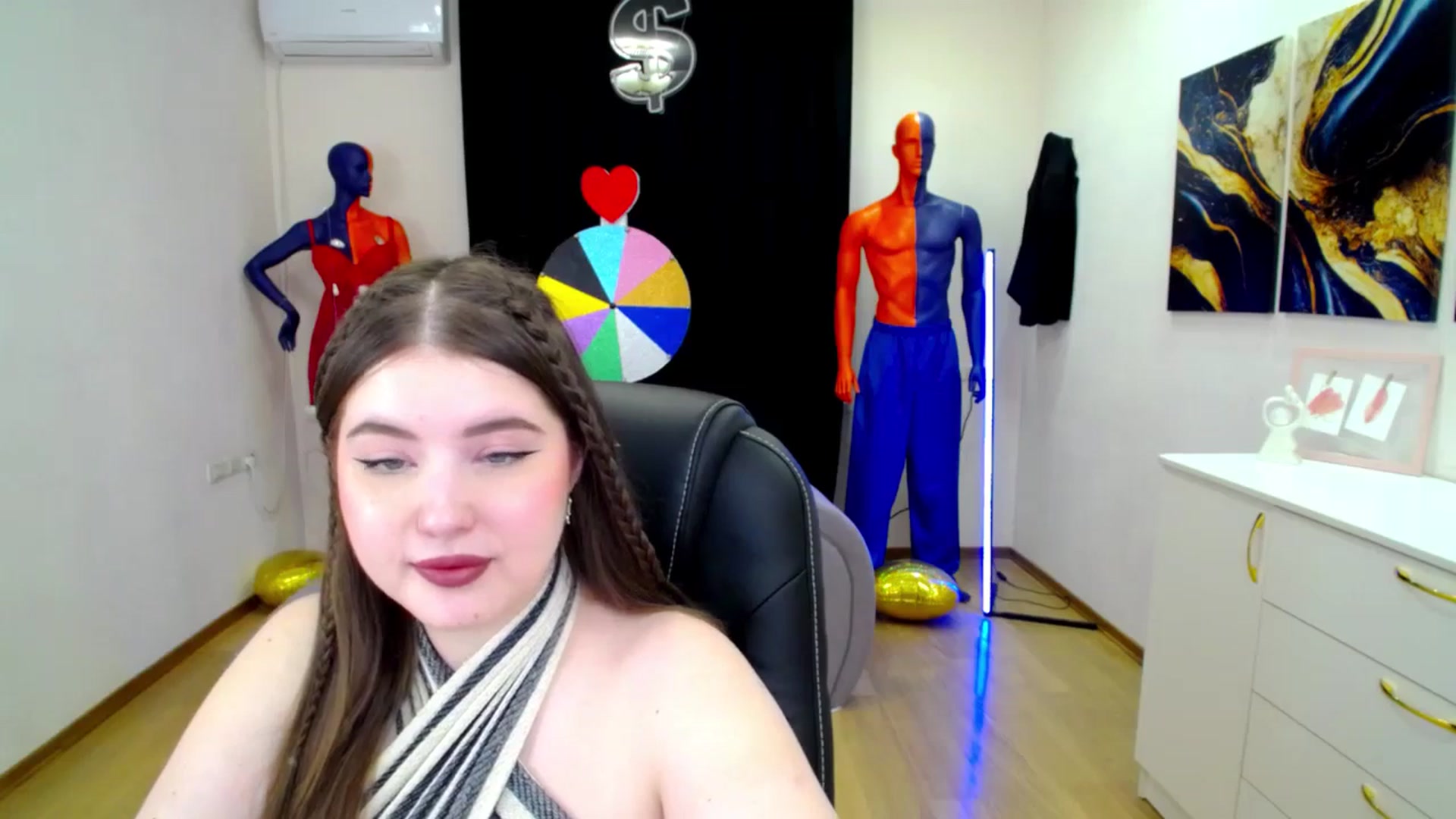 Gallery image thumbnail from AdmireMyEyes's myfreecams stream on, 03/25/2025, 19:46 image 10 of 20
