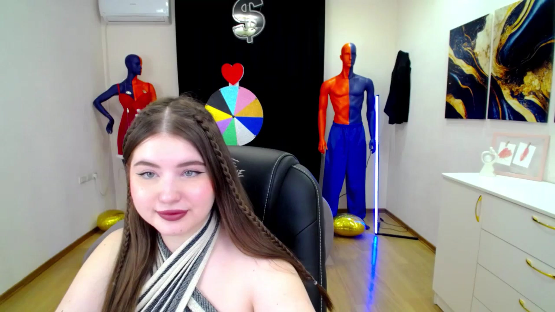 Gallery image thumbnail from AdmireMyEyes's myfreecams stream on, 03/25/2025, 19:46 image 12 of 20