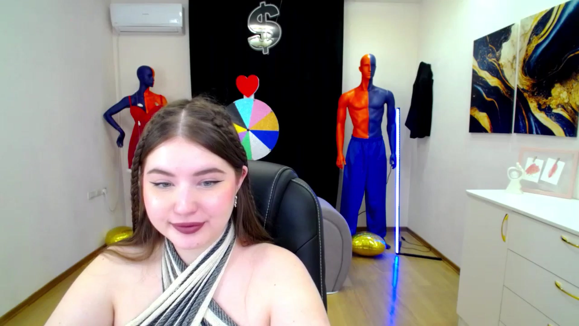 Gallery image thumbnail from AdmireMyEyes's myfreecams stream on, 03/25/2025, 21:25 image 5 of 20