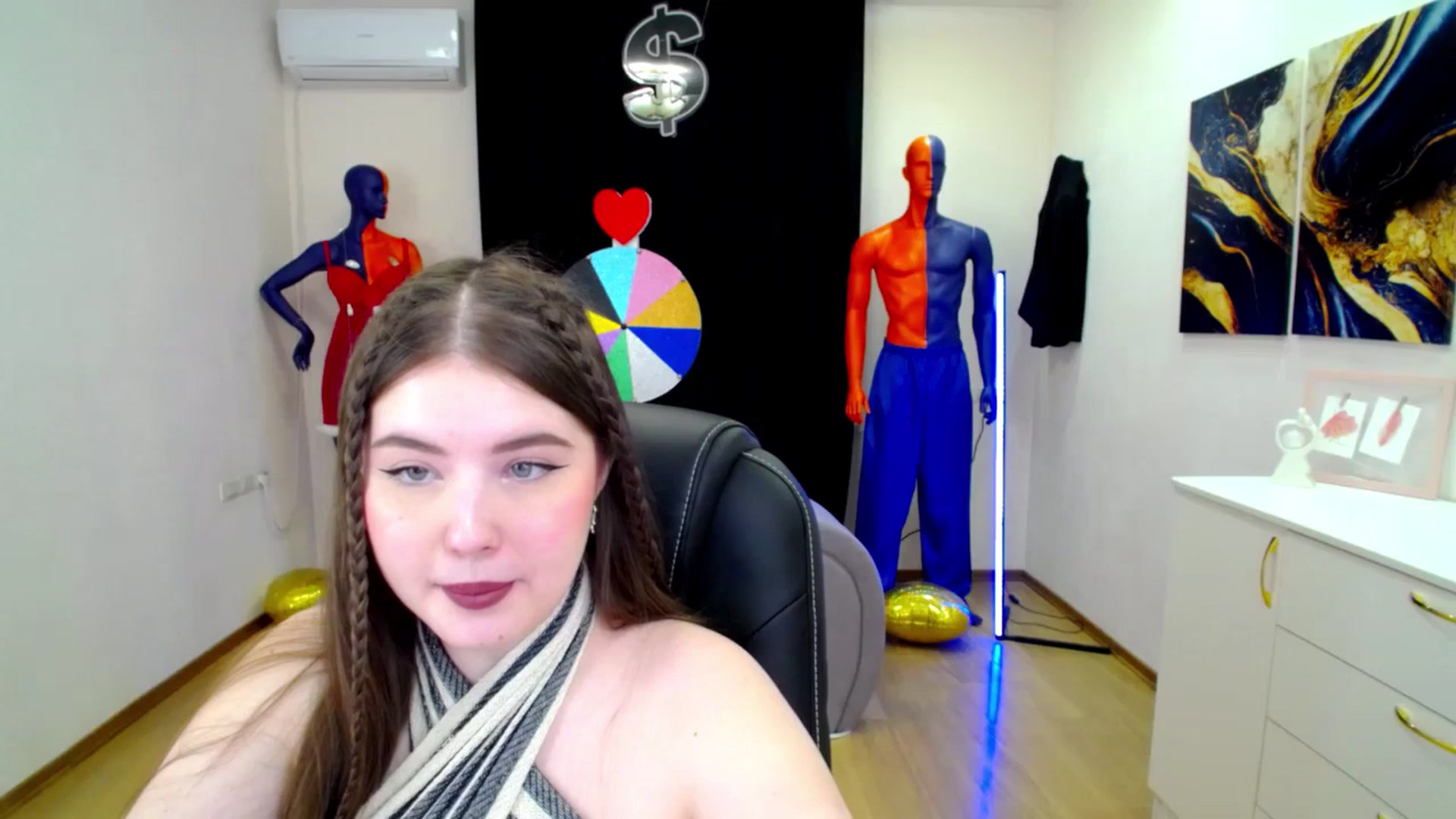 Gallery image thumbnail from AdmireMyEyes's myfreecams stream on, 03/25/2025, 21:25 image 6 of 20