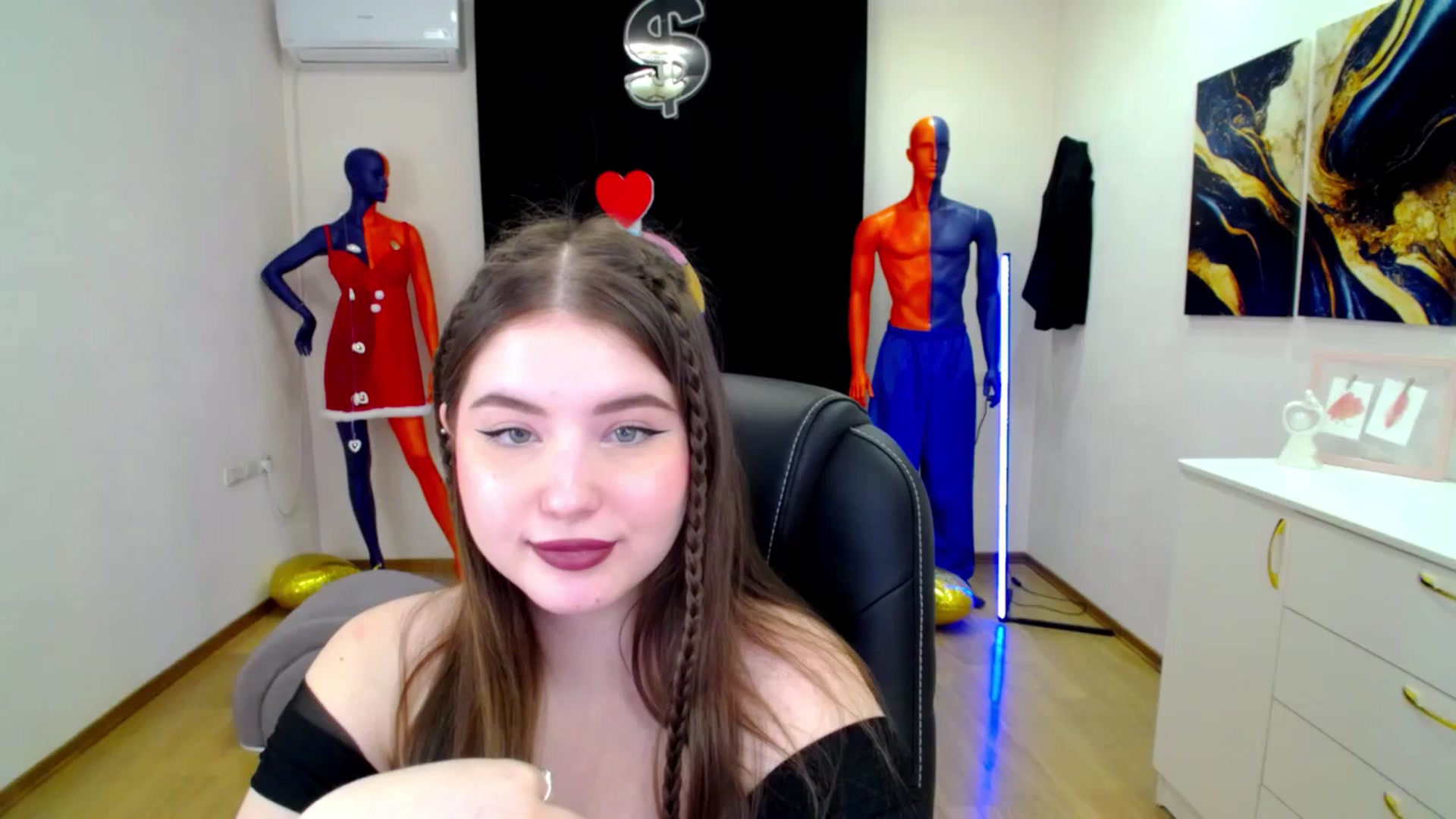 Gallery image thumbnail from AdmireMyEyes's myfreecams stream on, 03/25/2025, 22:57 image 9 of 20
