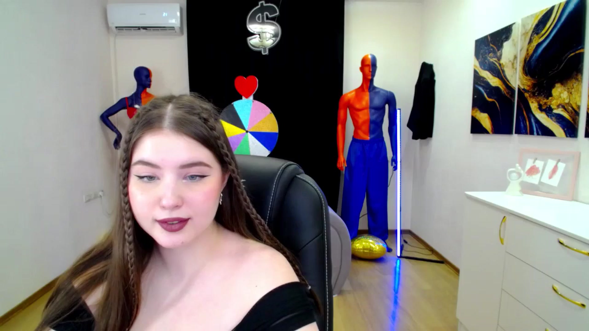 Gallery image thumbnail from AdmireMyEyes's myfreecams stream on, 03/25/2025, 22:57 image 20 of 20