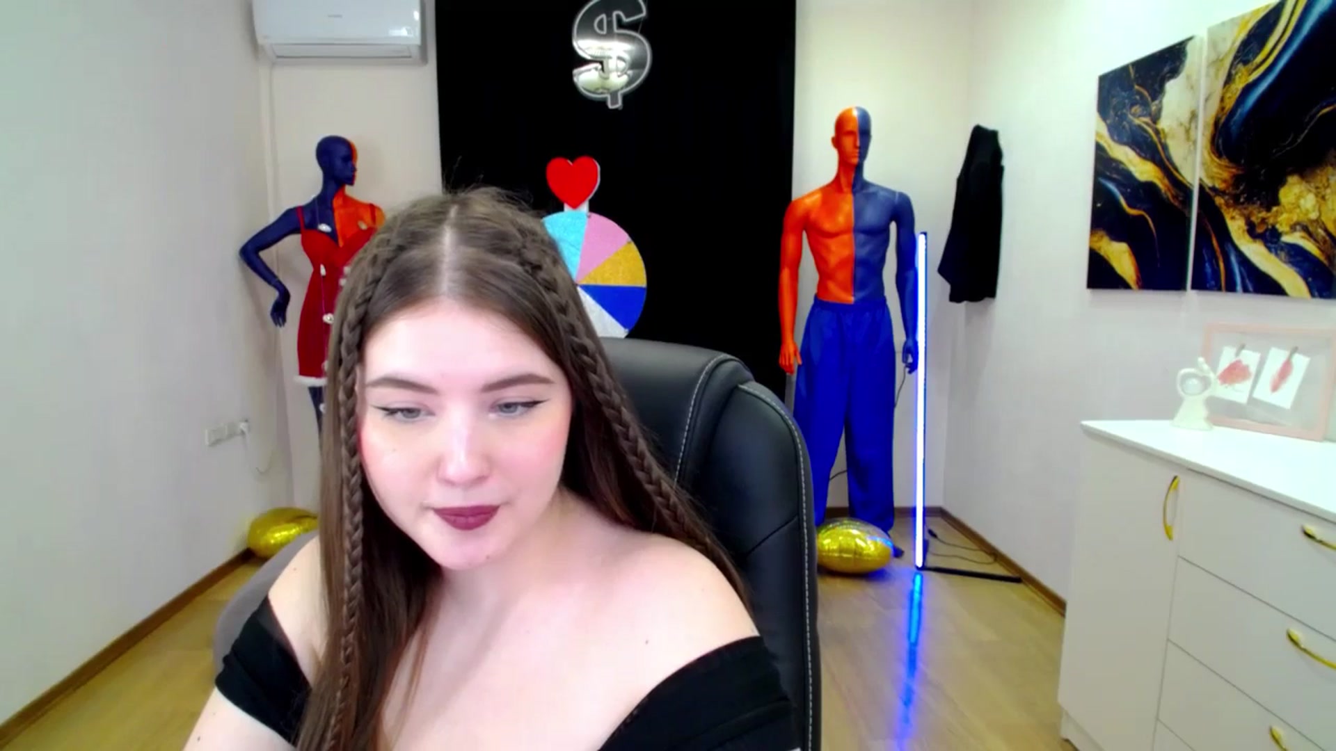 Gallery image thumbnail from AdmireMyEyes's myfreecams stream on, 03/25/2025, 22:57 image 5 of 20