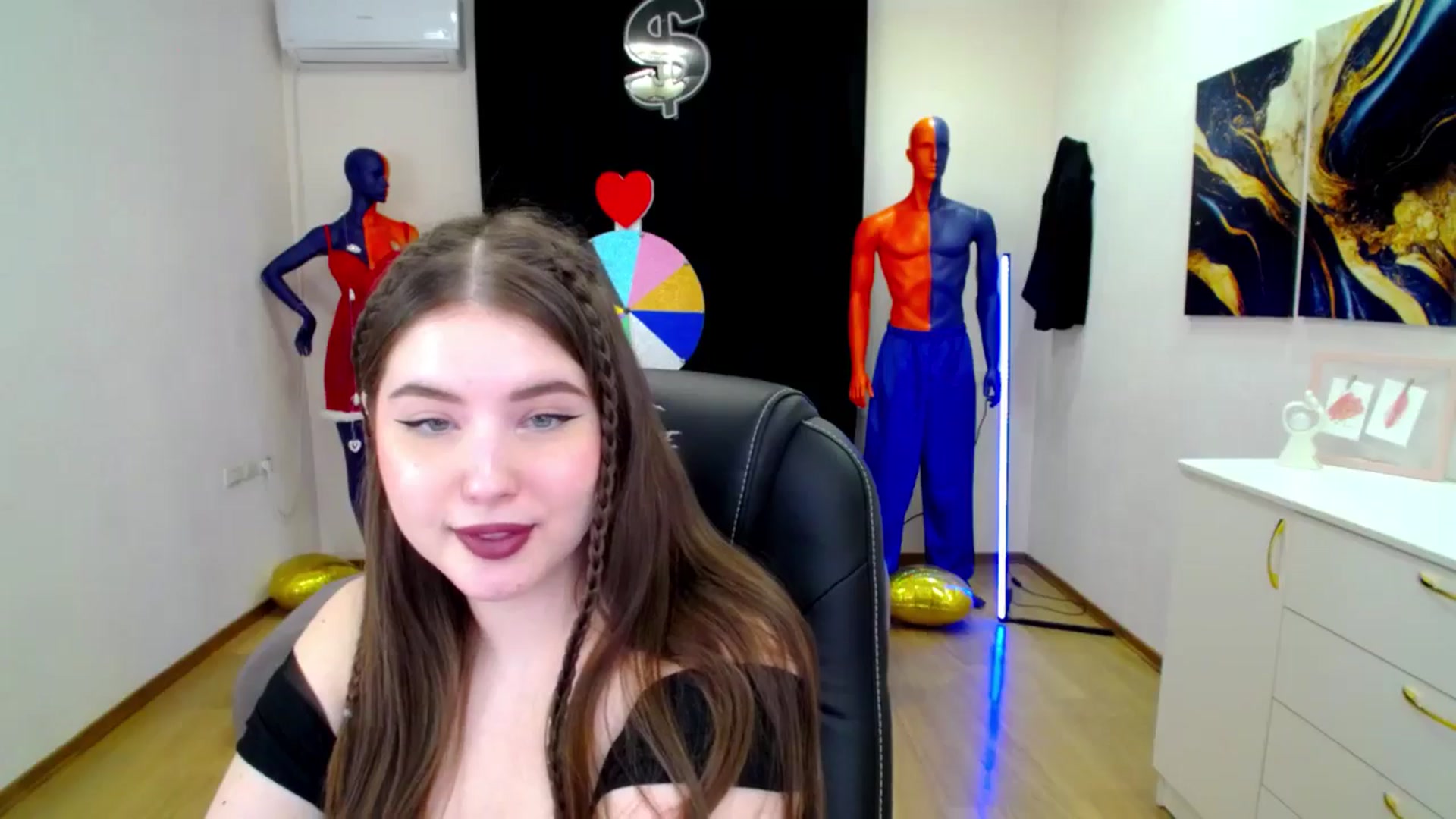 Gallery image thumbnail from AdmireMyEyes's myfreecams stream on, 03/25/2025, 22:57 image 7 of 20
