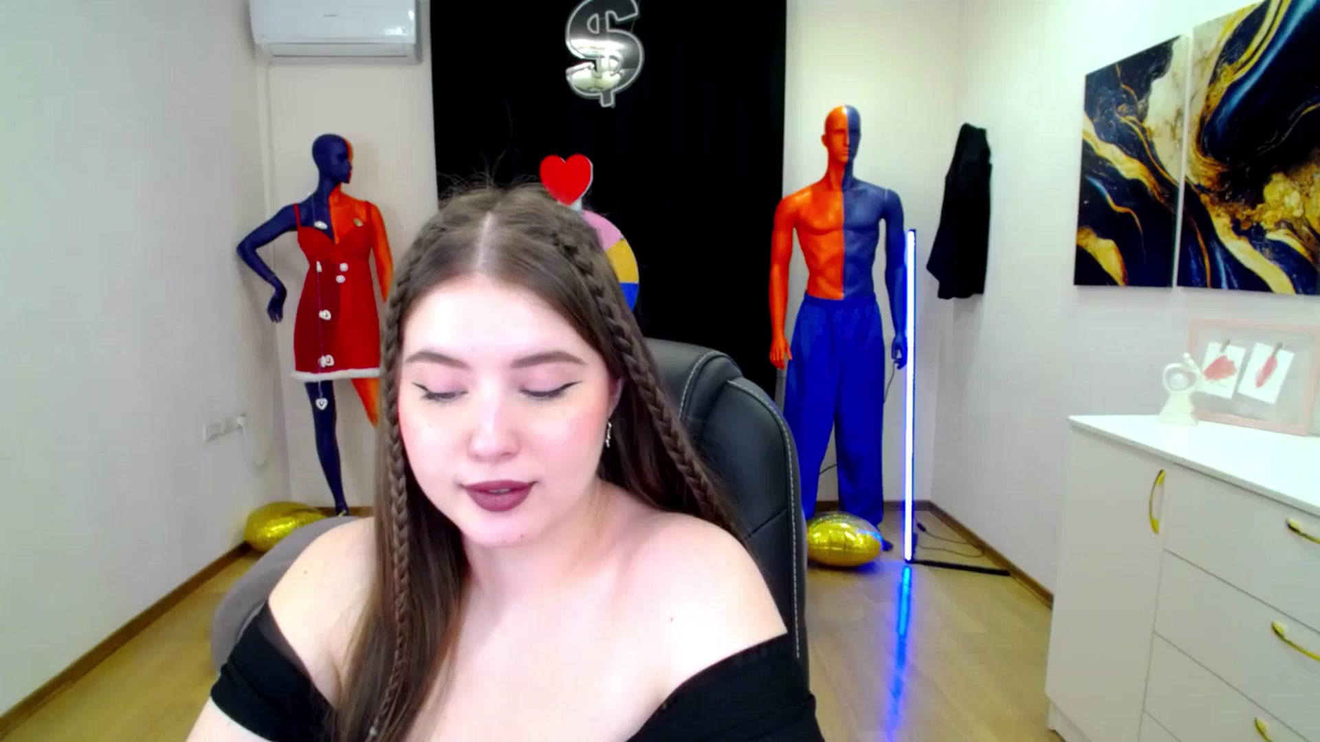 Gallery image thumbnail from AdmireMyEyes's myfreecams stream on, 03/25/2025, 22:57 image 3 of 20