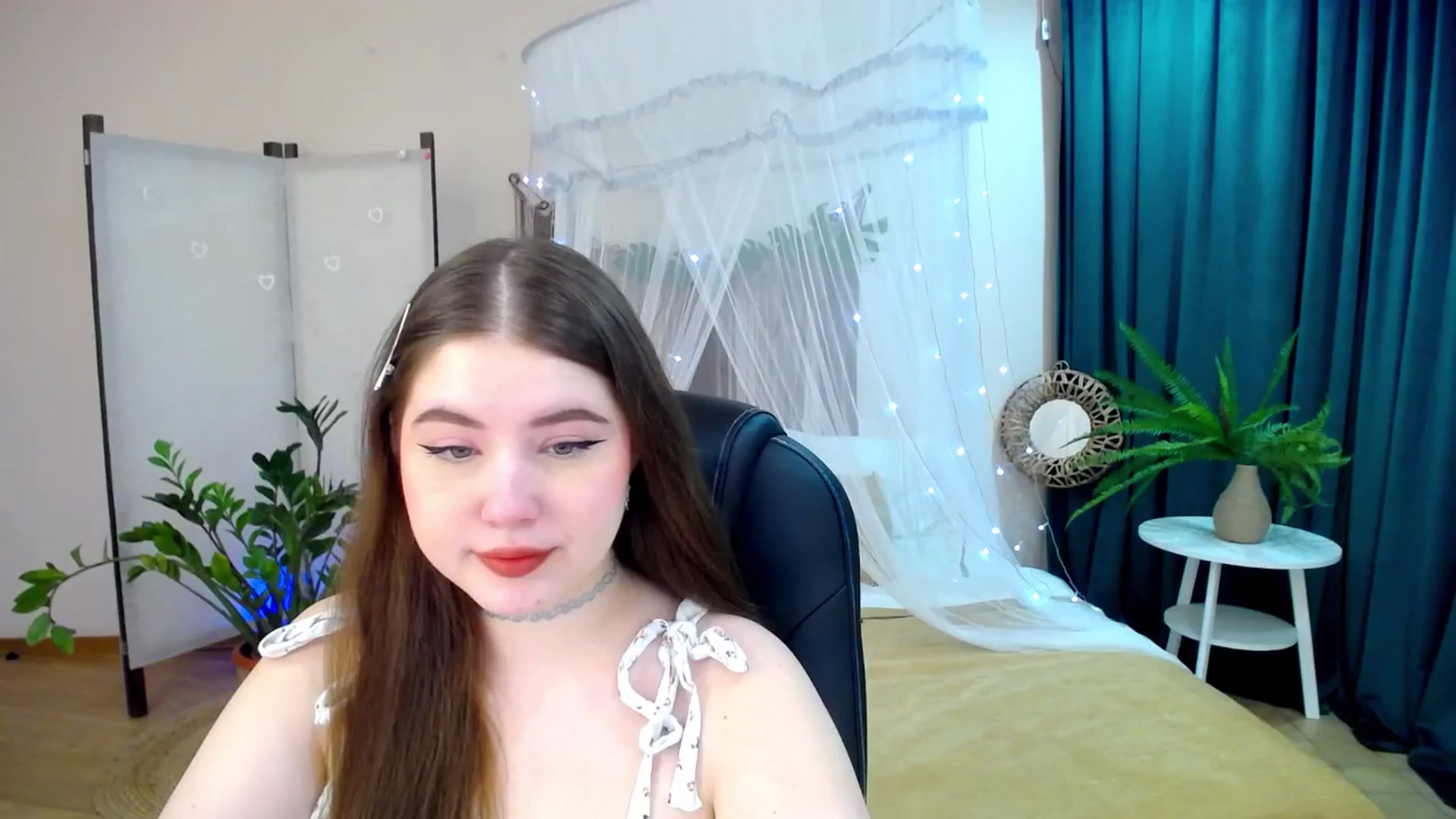 Gallery image thumbnail from AdmireMyEyes's myfreecams stream on, 03/26/2025, 18:37 image 20 of 20