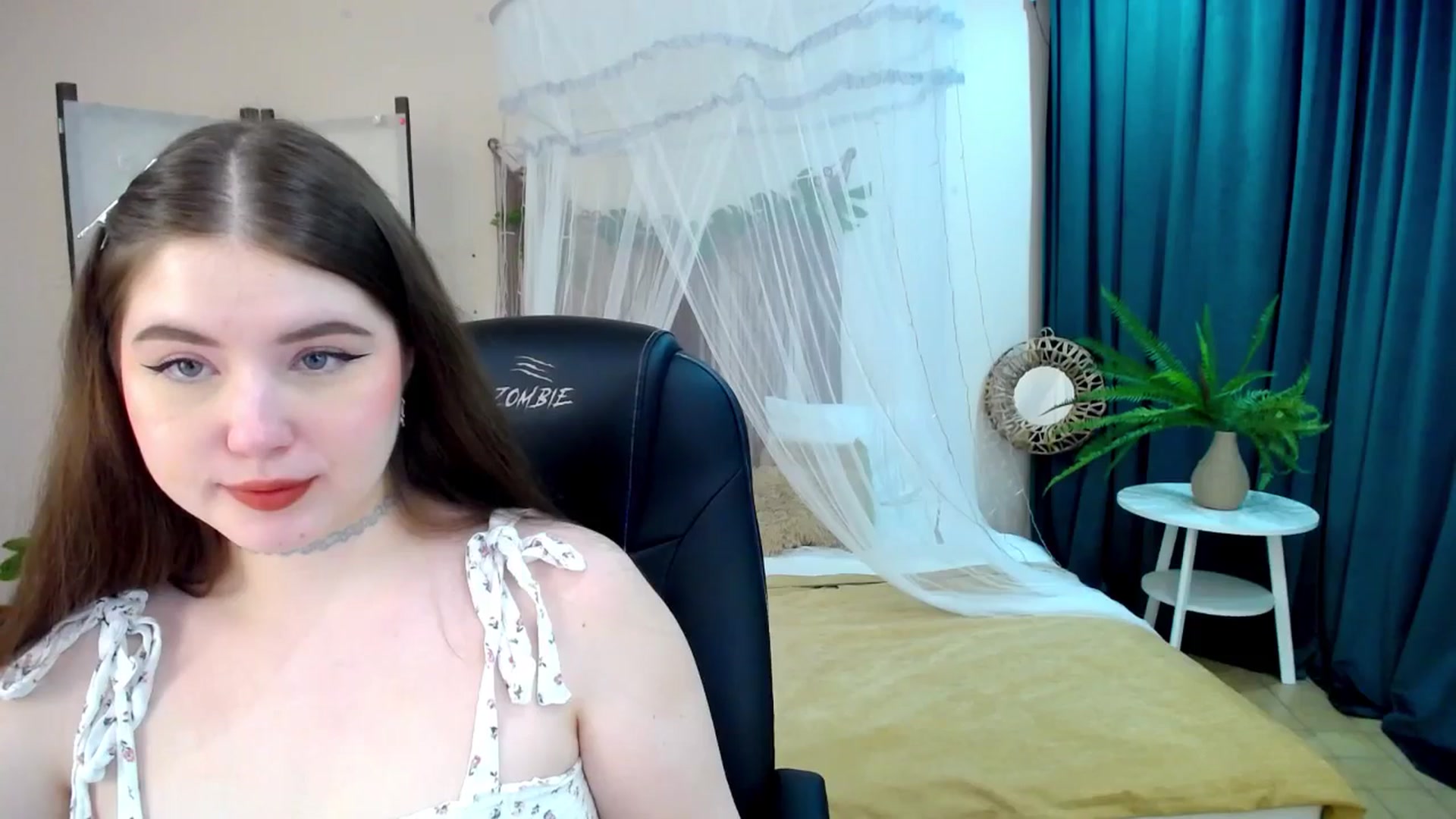 Gallery image thumbnail from AdmireMyEyes's myfreecams stream on, 03/26/2025, 19:14 image 12 of 20
