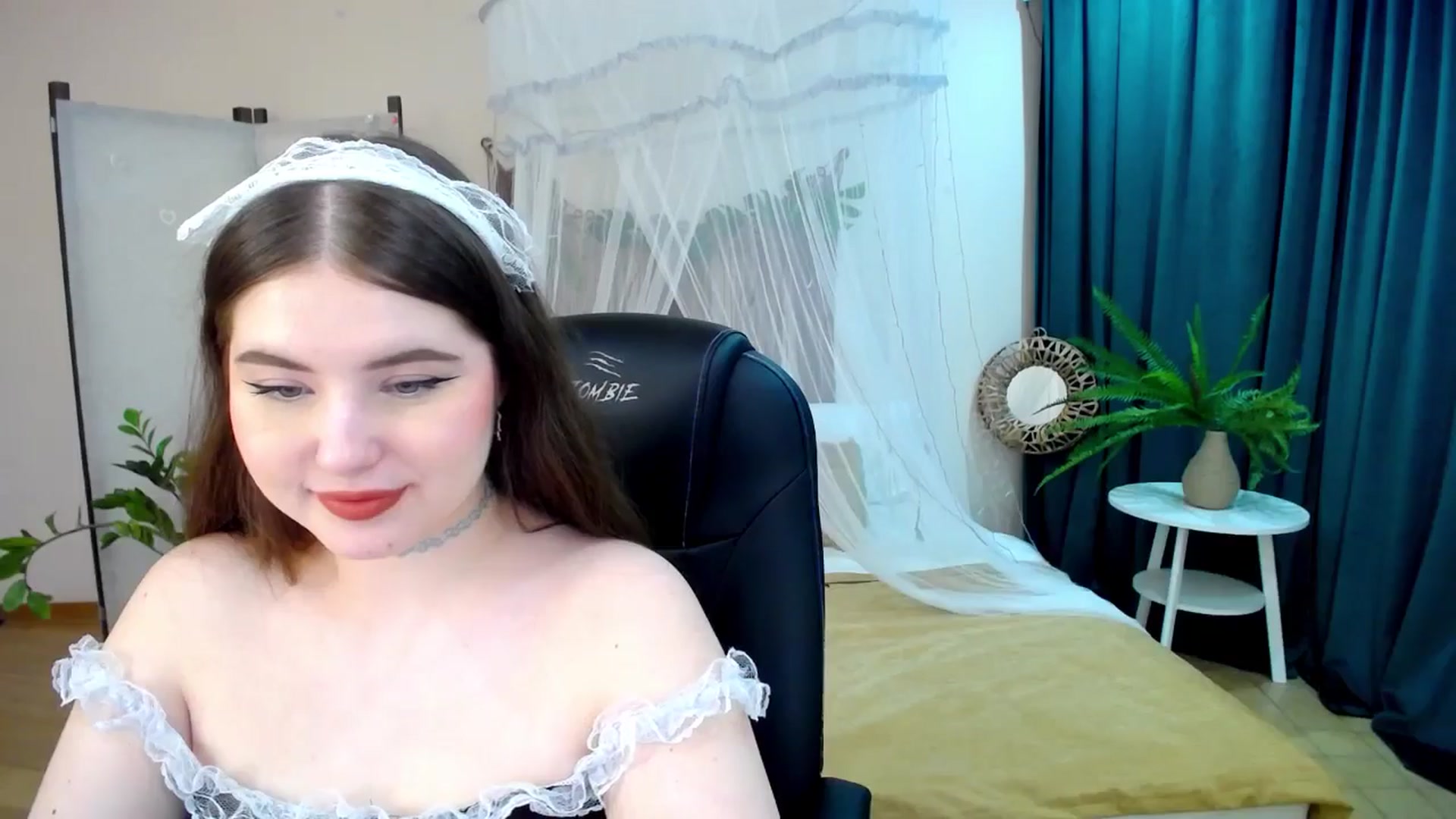 Gallery image thumbnail from AdmireMyEyes's myfreecams stream on, 03/26/2025, 21:08 image 18 of 20