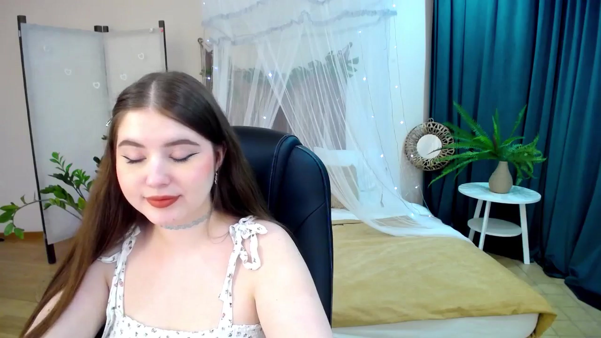 Gallery image thumbnail from AdmireMyEyes's myfreecams stream on, 03/26/2025, 21:08 image 10 of 20