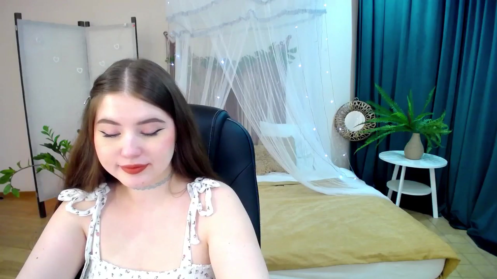Gallery image thumbnail from AdmireMyEyes's myfreecams stream on, 03/26/2025, 21:08 image 5 of 20