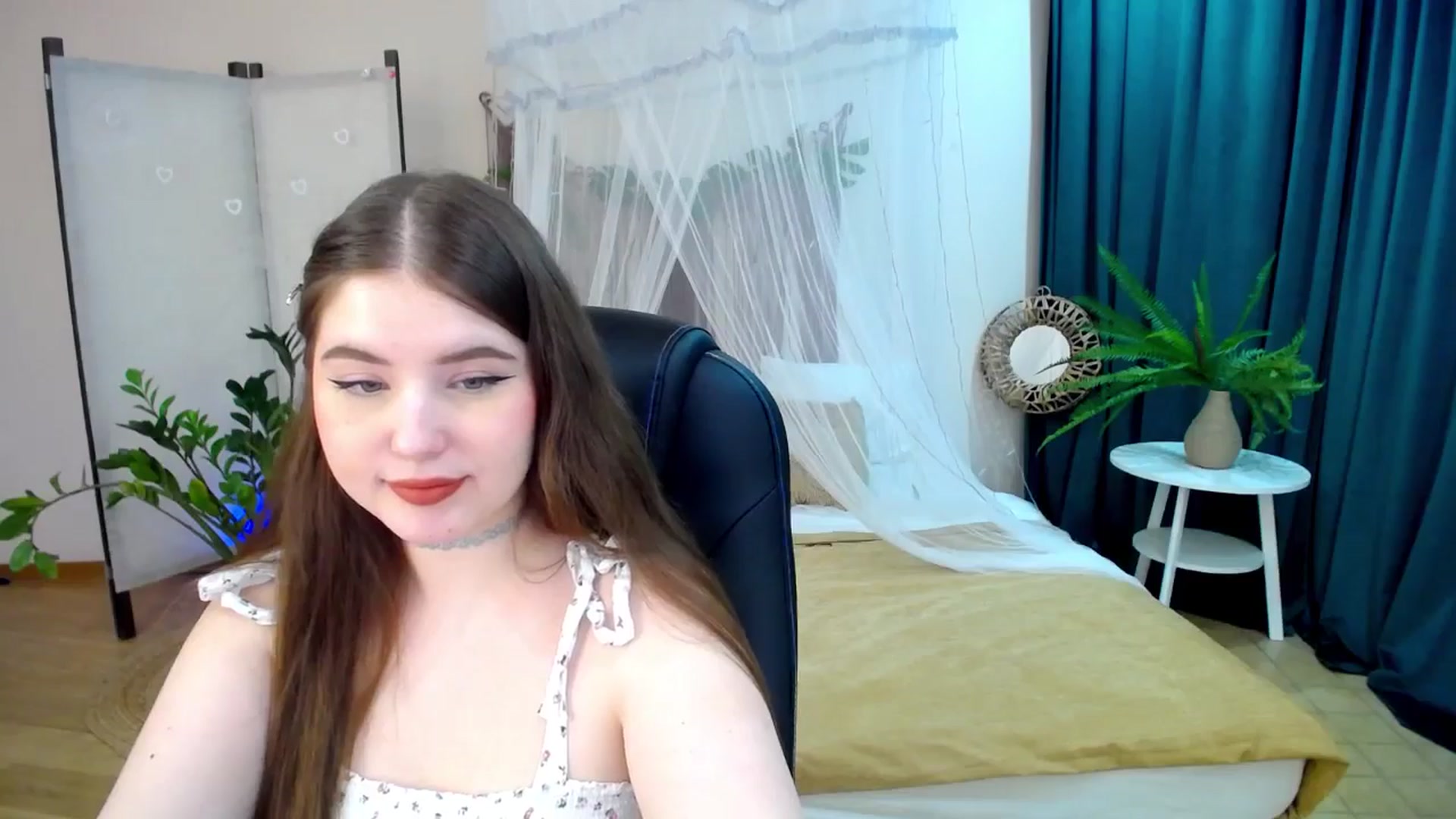 Gallery image thumbnail from AdmireMyEyes's myfreecams stream on, 03/26/2025, 21:08 image 7 of 20