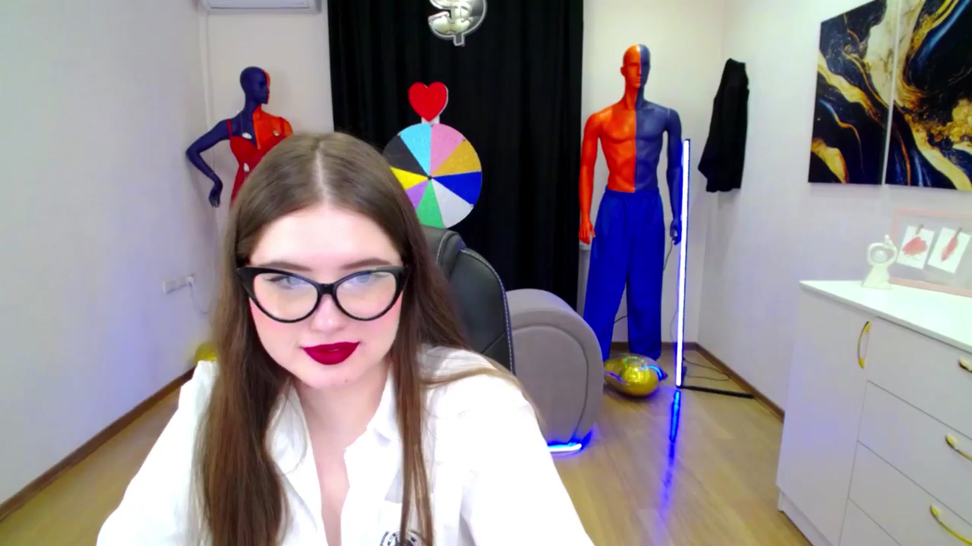Gallery image thumbnail from AdmireMyEyes's myfreecams stream on, 03/28/2025, 08:58 image 8 of 20
