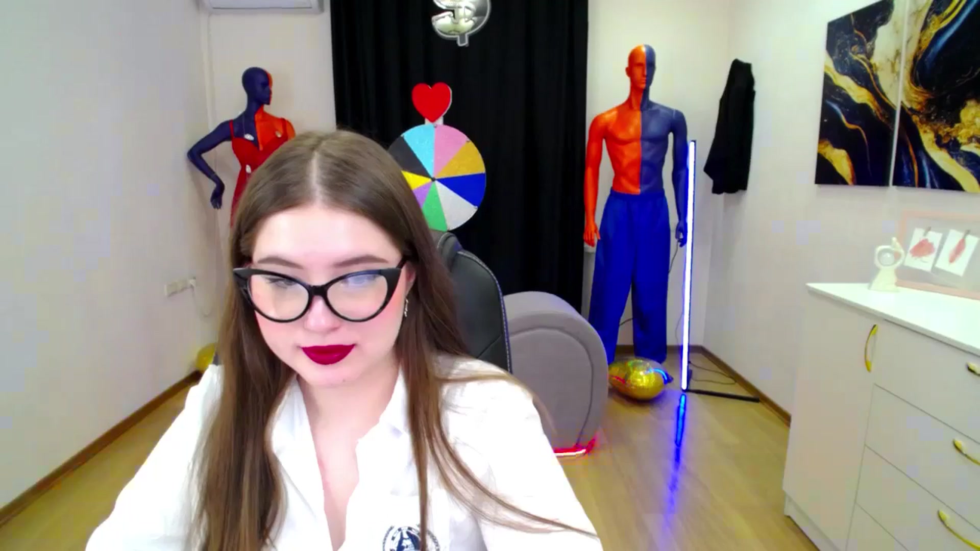 Gallery image thumbnail from AdmireMyEyes's myfreecams stream on, 03/28/2025, 08:58 image 5 of 20