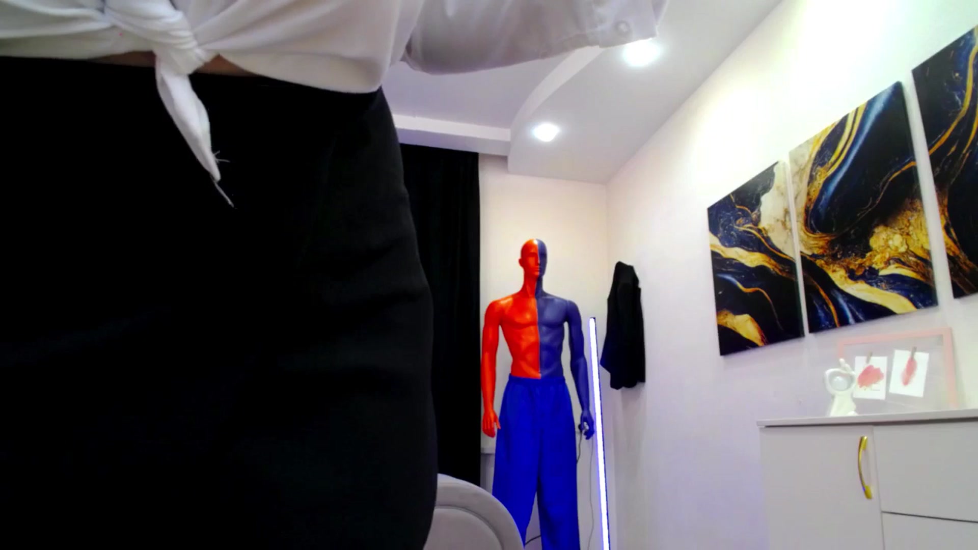 Gallery image thumbnail from AdmireMyEyes's myfreecams stream on, 03/28/2025, 08:58 image 12 of 20