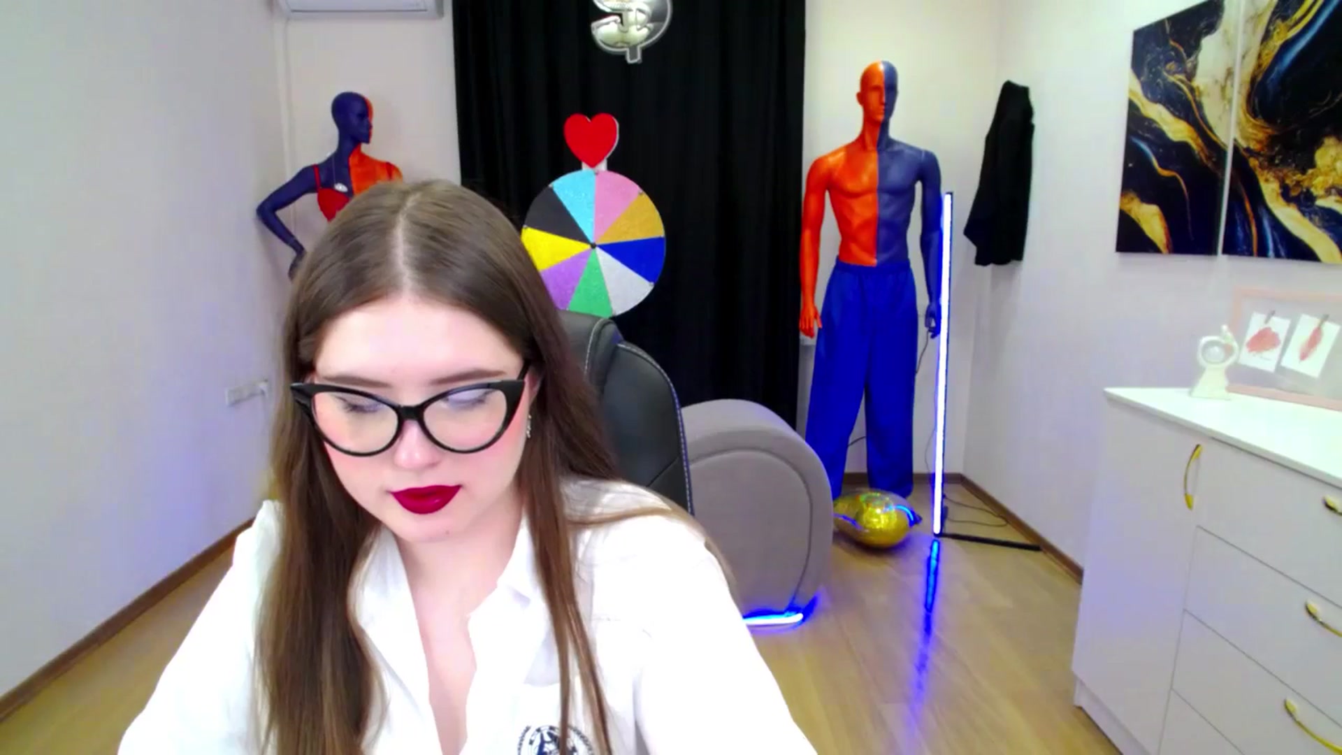 Gallery image thumbnail from AdmireMyEyes's myfreecams stream on, 03/28/2025, 08:58 image 7 of 20
