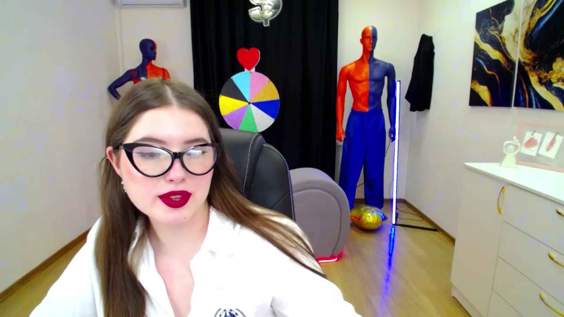 Gallery image thumbnail from AdmireMyEyes's myfreecams stream on, 03/28/2025, 08:58 image 4 of 20
