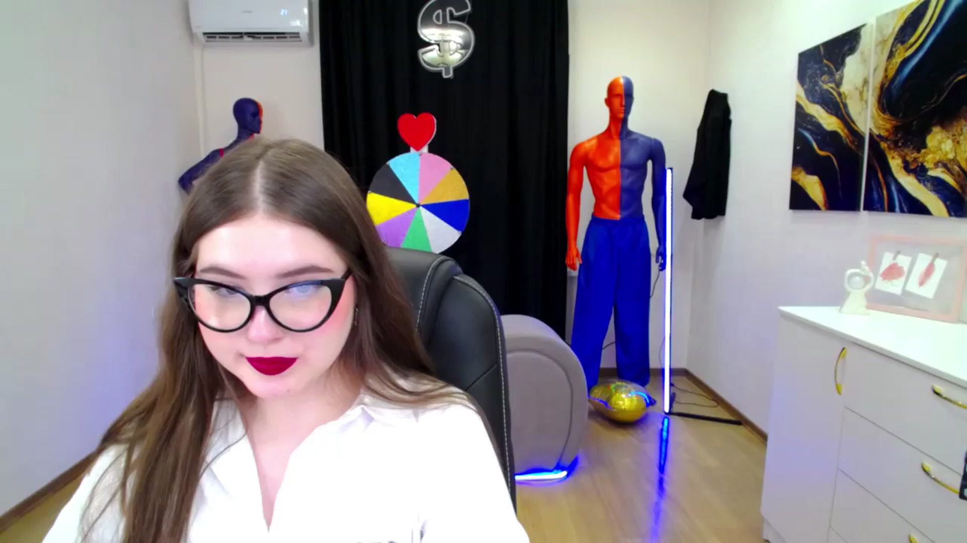 Gallery image thumbnail from AdmireMyEyes's myfreecams stream on, 03/28/2025, 08:58 image 16 of 20