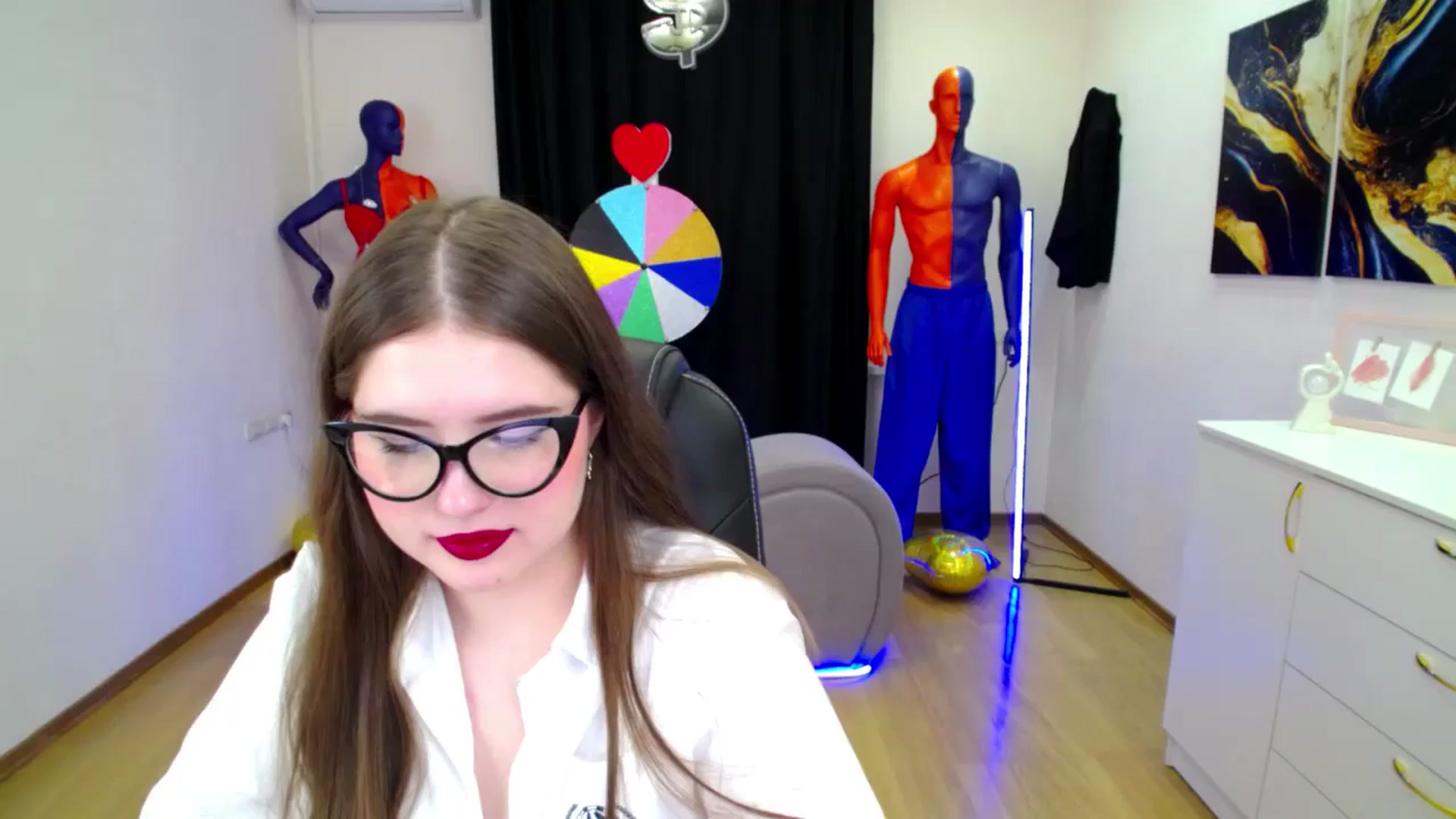 Gallery image thumbnail from AdmireMyEyes's myfreecams stream on, 03/28/2025, 08:58 image 6 of 20