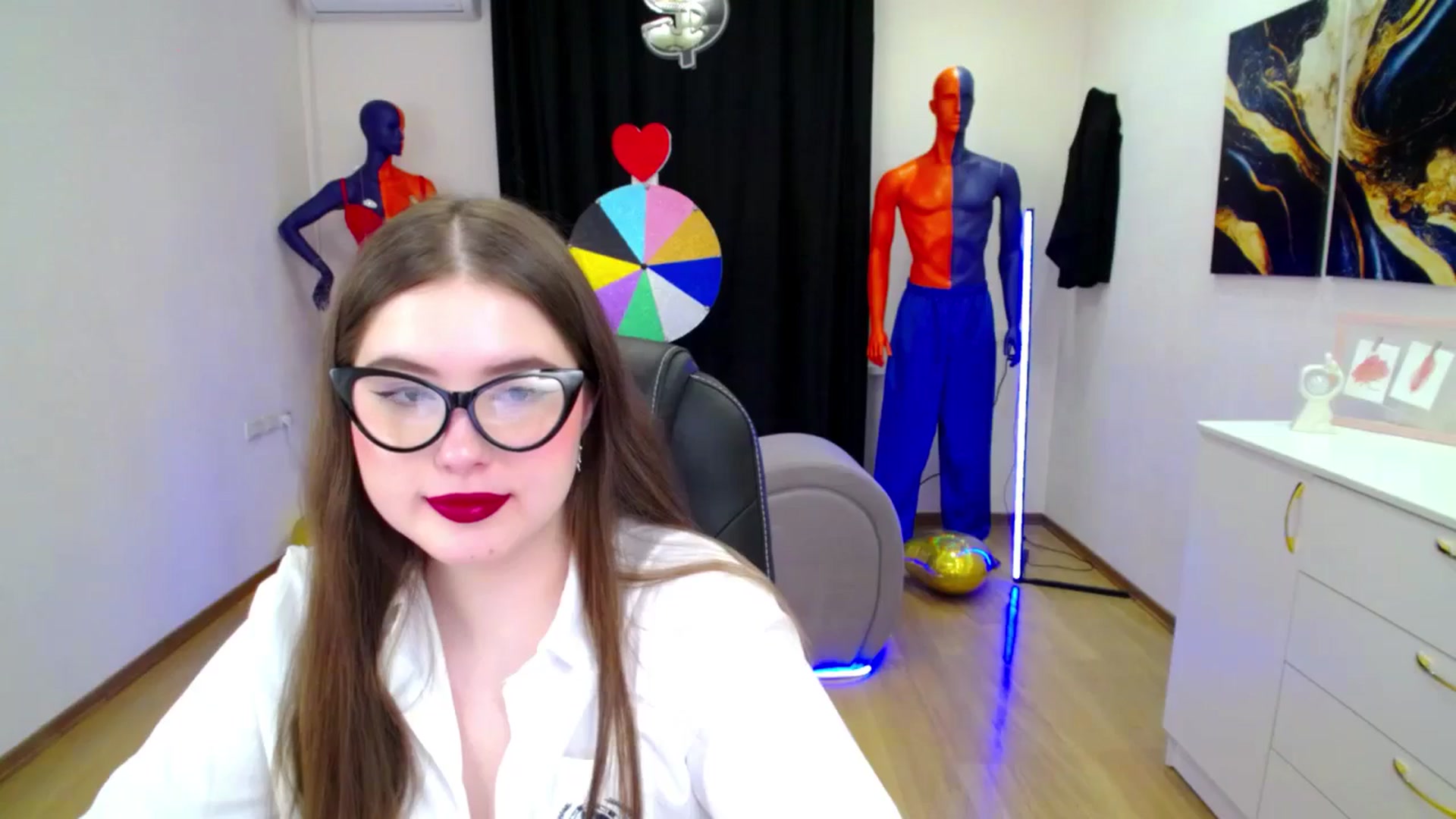 Gallery image thumbnail from AdmireMyEyes's myfreecams stream on, 03/28/2025, 08:58 image 9 of 20
