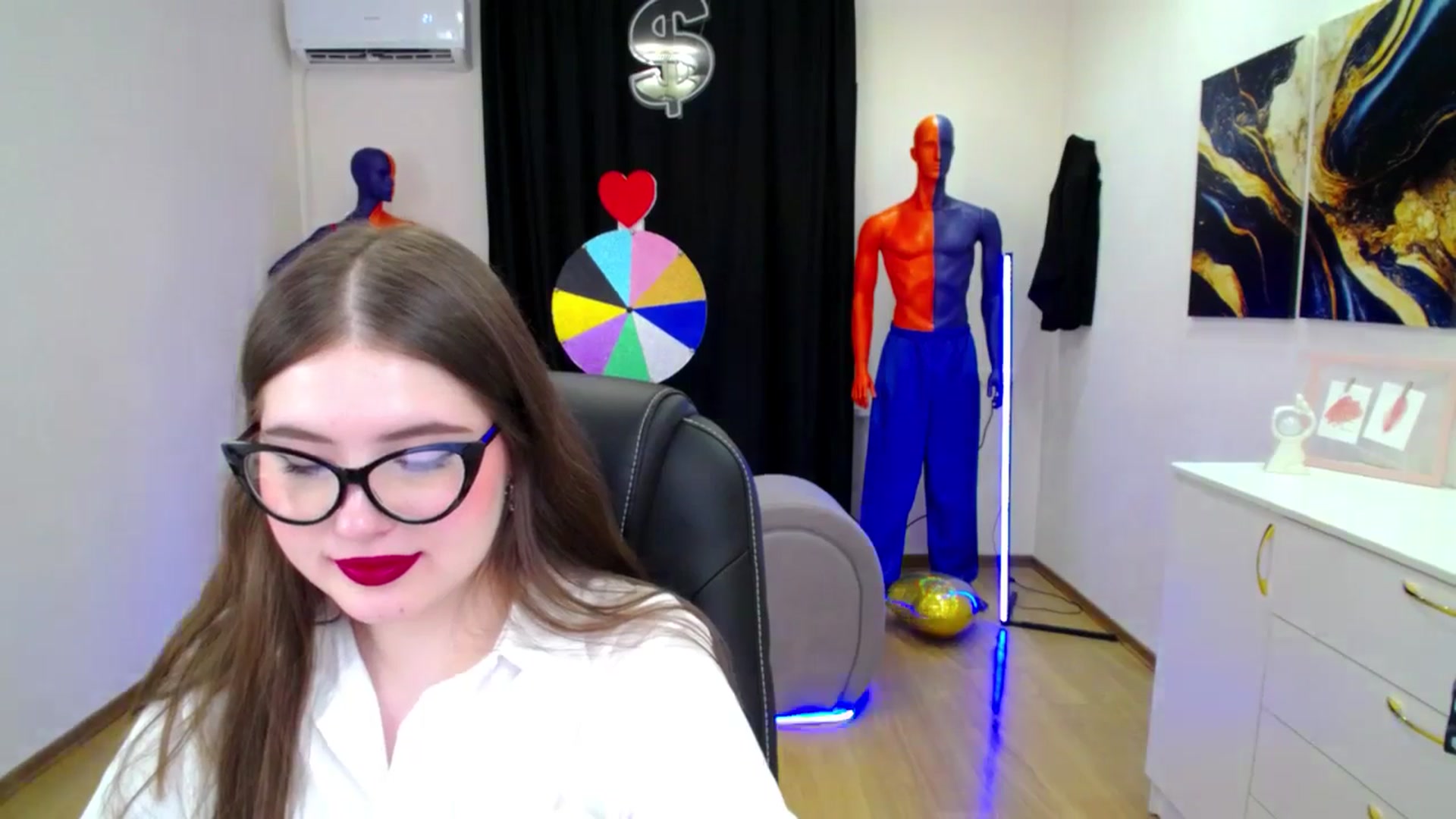 Gallery image thumbnail from AdmireMyEyes's myfreecams stream on, 03/28/2025, 08:58 image 17 of 20