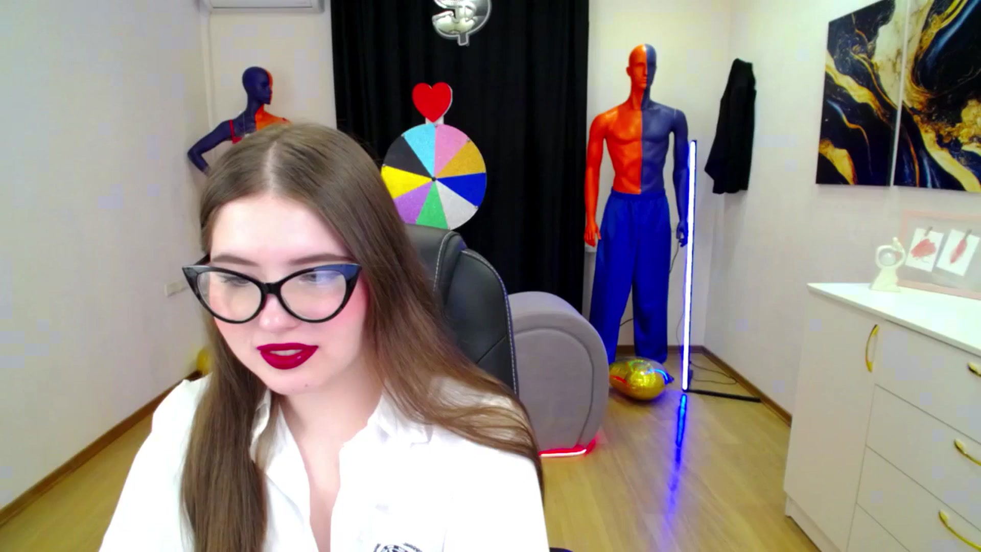 Gallery image thumbnail from AdmireMyEyes's myfreecams stream on, 03/28/2025, 08:58 image 3 of 20